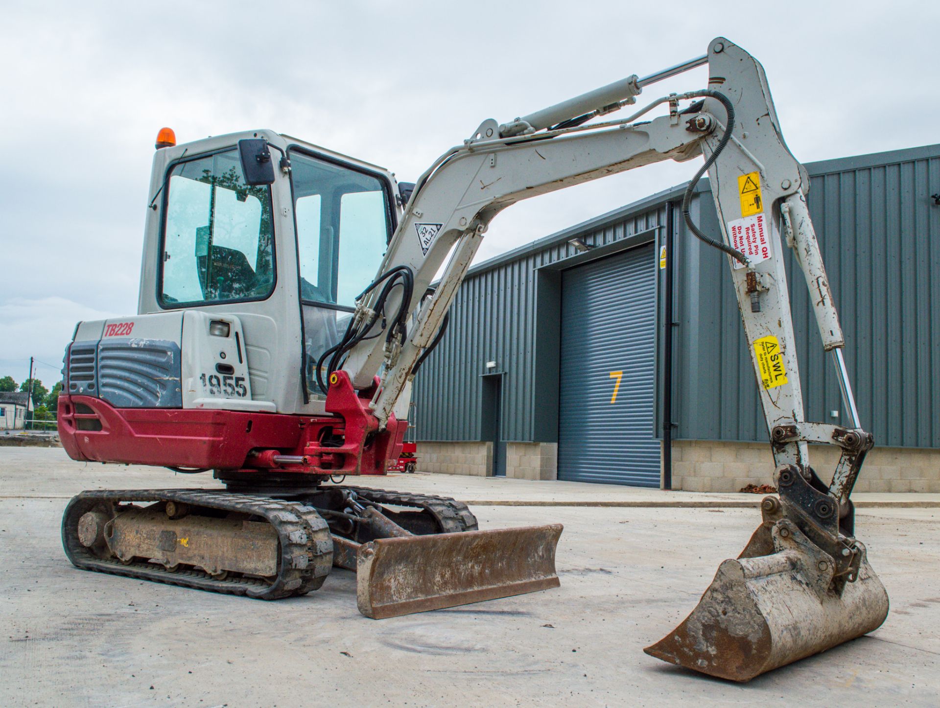 Takeuchi TB228 2.8 tonne rubber tracked excavator Year: 2015 S/N: 122804197 Recorded Hours: Not - Image 2 of 15