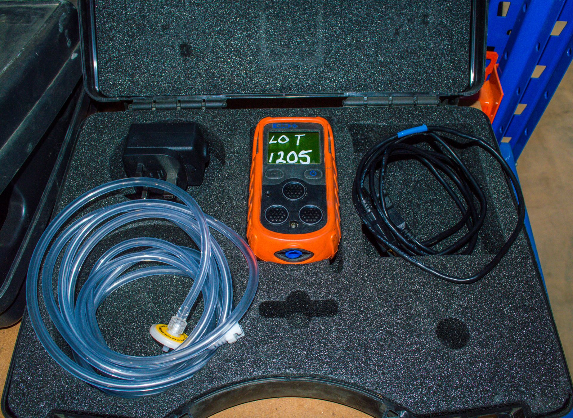 GMI gas detector c/w charger & carry case LM903073