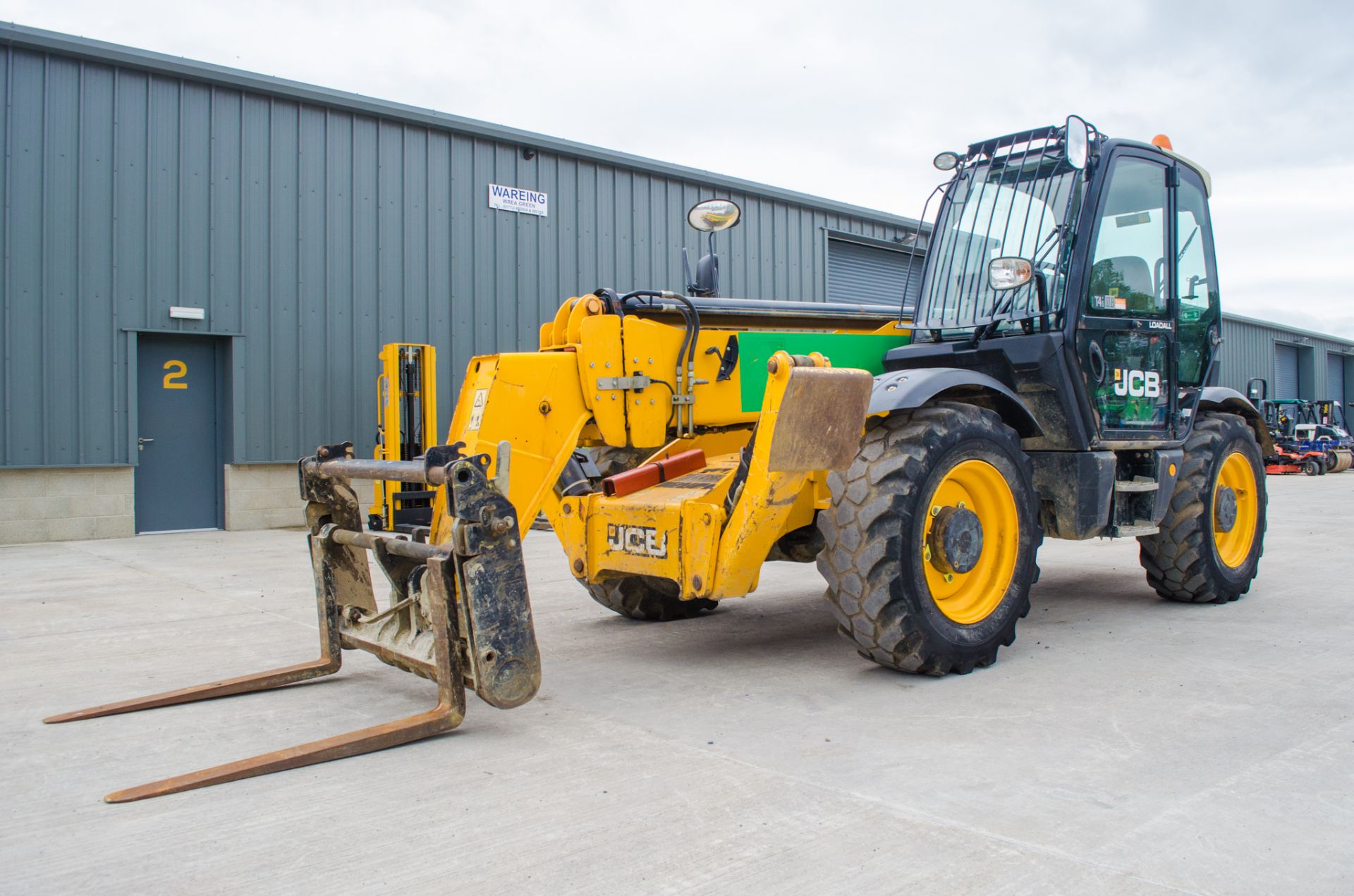 JCB 535 - 140 14 metre telescopic handler  Year: 2014 S/N: 2340370  Recorded Hours: 5134 c/w air con