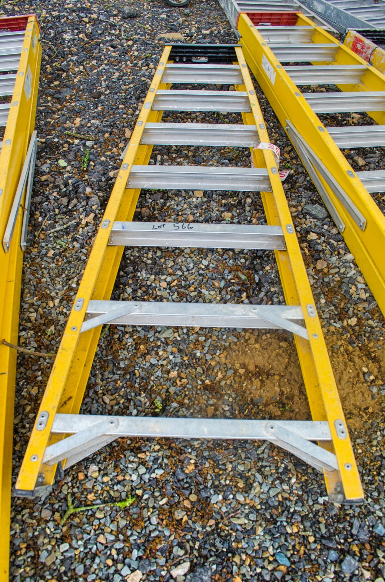 8 tread glass fibre framed step ladder 1406-0189