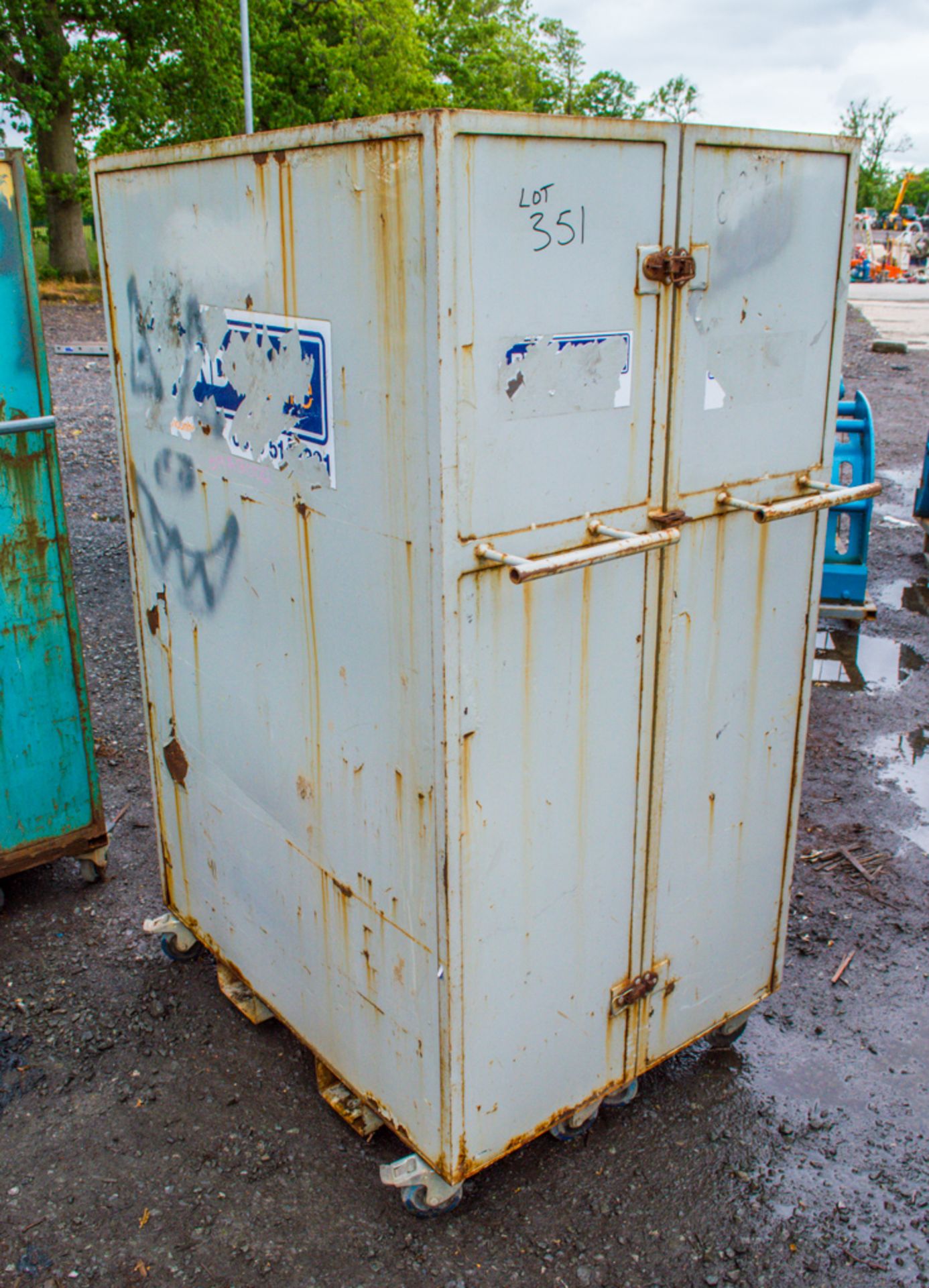 Steel parts storage site cabinet 09AB0016