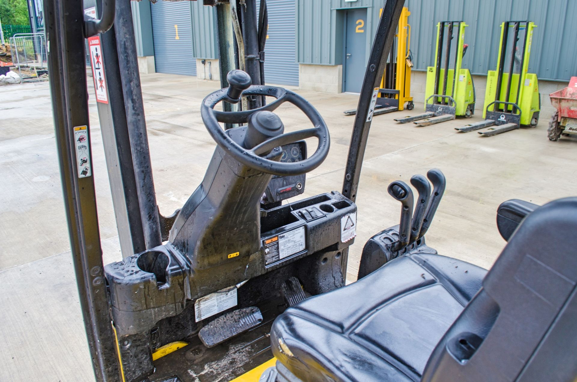 Yale ERP 18VT battery electric fork lift truck Year: 2013 S/N: 5445L Recorded Hours: c/w charger & - Image 11 of 16