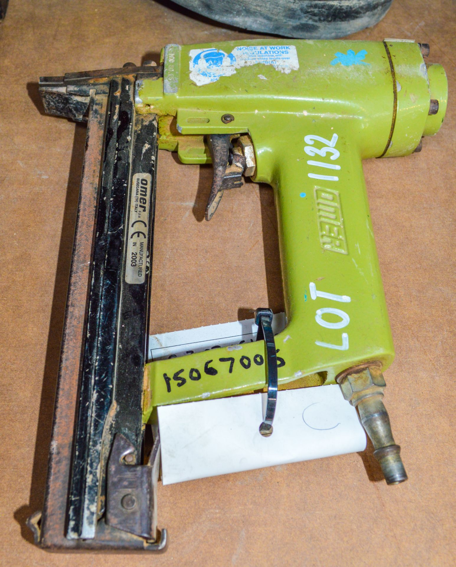 Omer pneumatic nailer 1506-7005