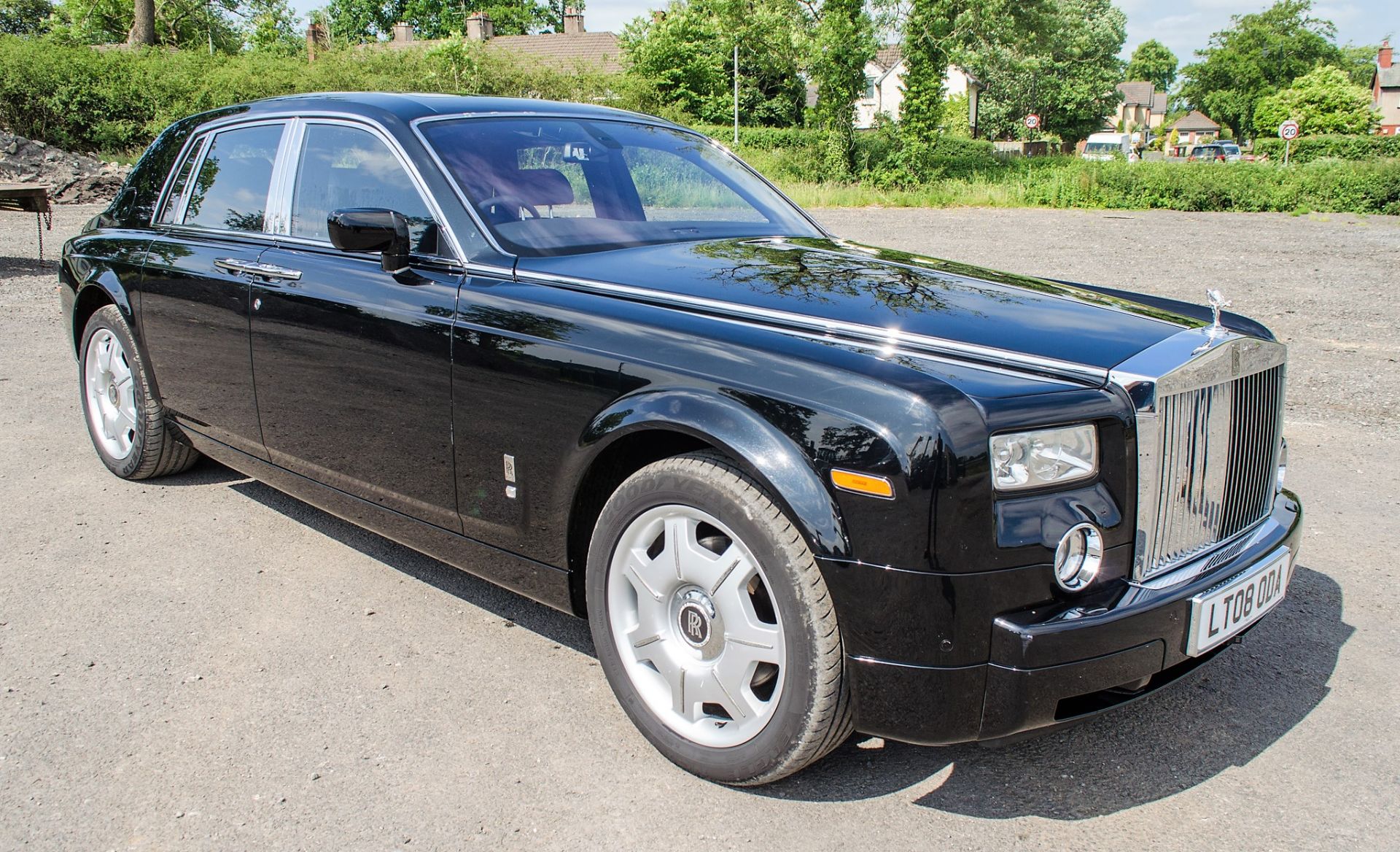 Rolls Royce Phantom VII 6.75 litre petrol 4 door saloon car  Reg No: LT 08 ODA Date of Registration: - Image 4 of 44