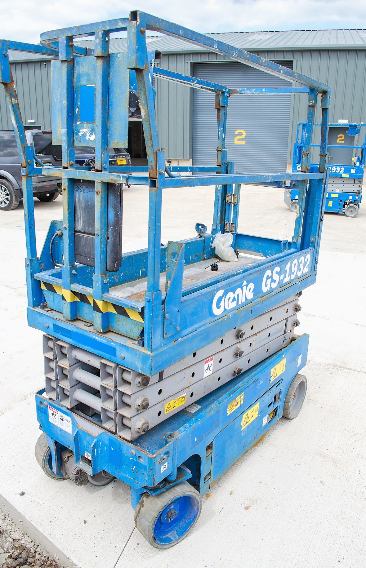Genie GS 1932 battery electric scissor lift Year: 2008 Recorded Hours: 272 08830050 - Image 3 of 6
