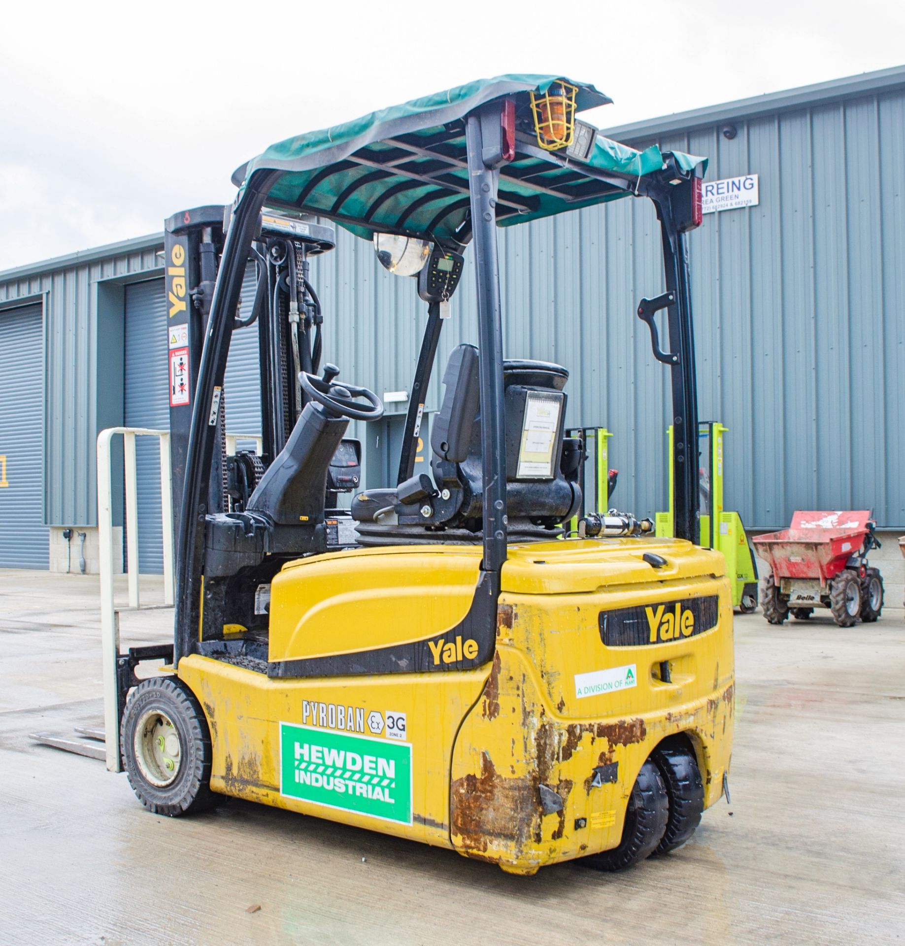 Yale ERP 18VT battery electric fork lift truck Year: 2013 S/N: 5445L Recorded Hours: c/w charger & - Image 4 of 16