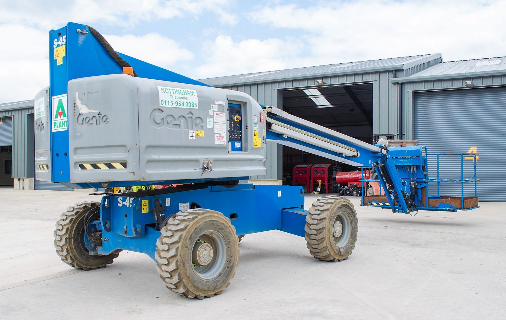 Genie S-45 diesel driven 45 ft boom lift access platform Year: 2014 S/N: 54514-18197 Recorded Hours: - Image 3 of 18