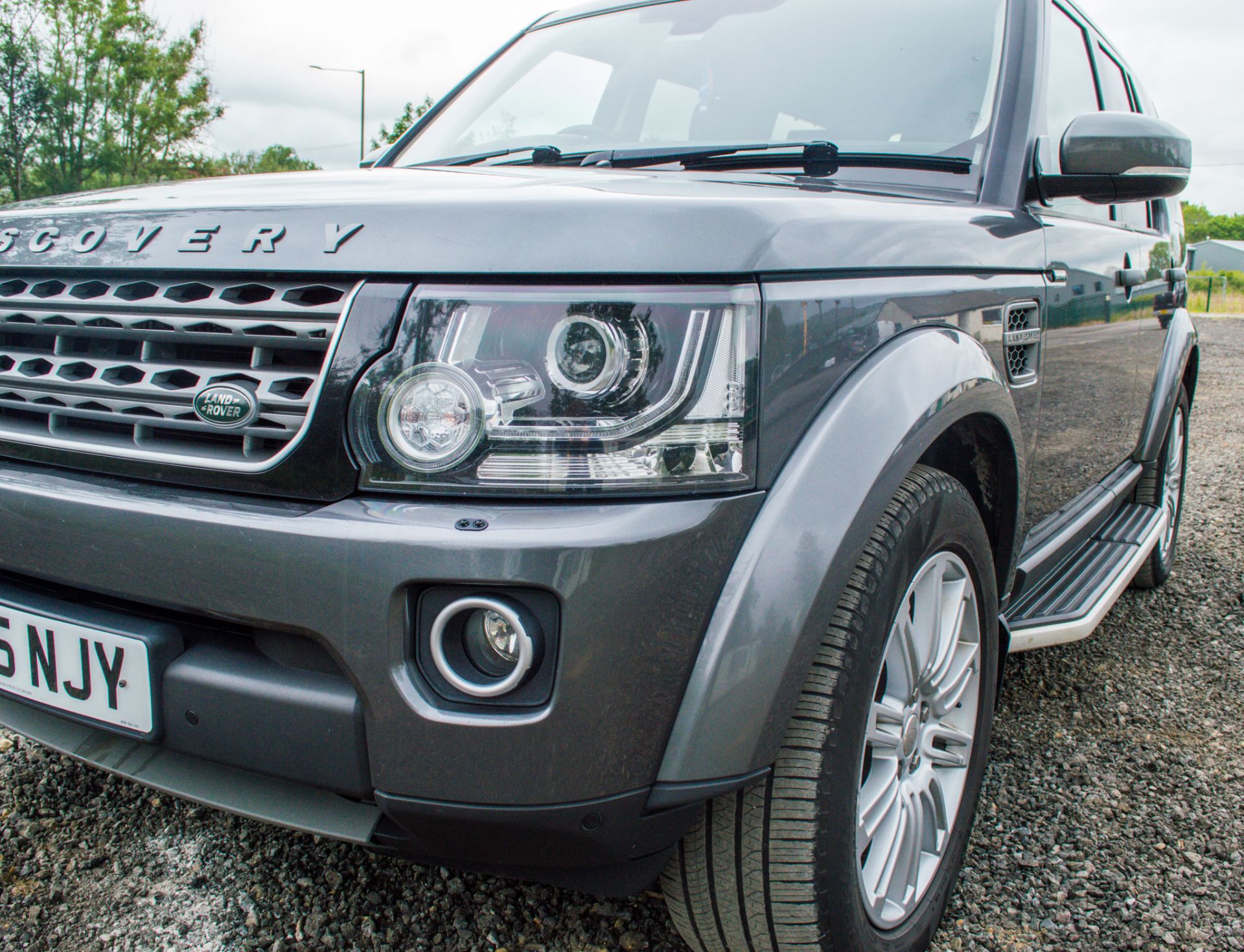 Land Rover Discovery 4 SE 3.0 TDV6 Commercial 4 wheel drive utility vehicle  Reg No: PE 65 NJY  Date - Image 14 of 23