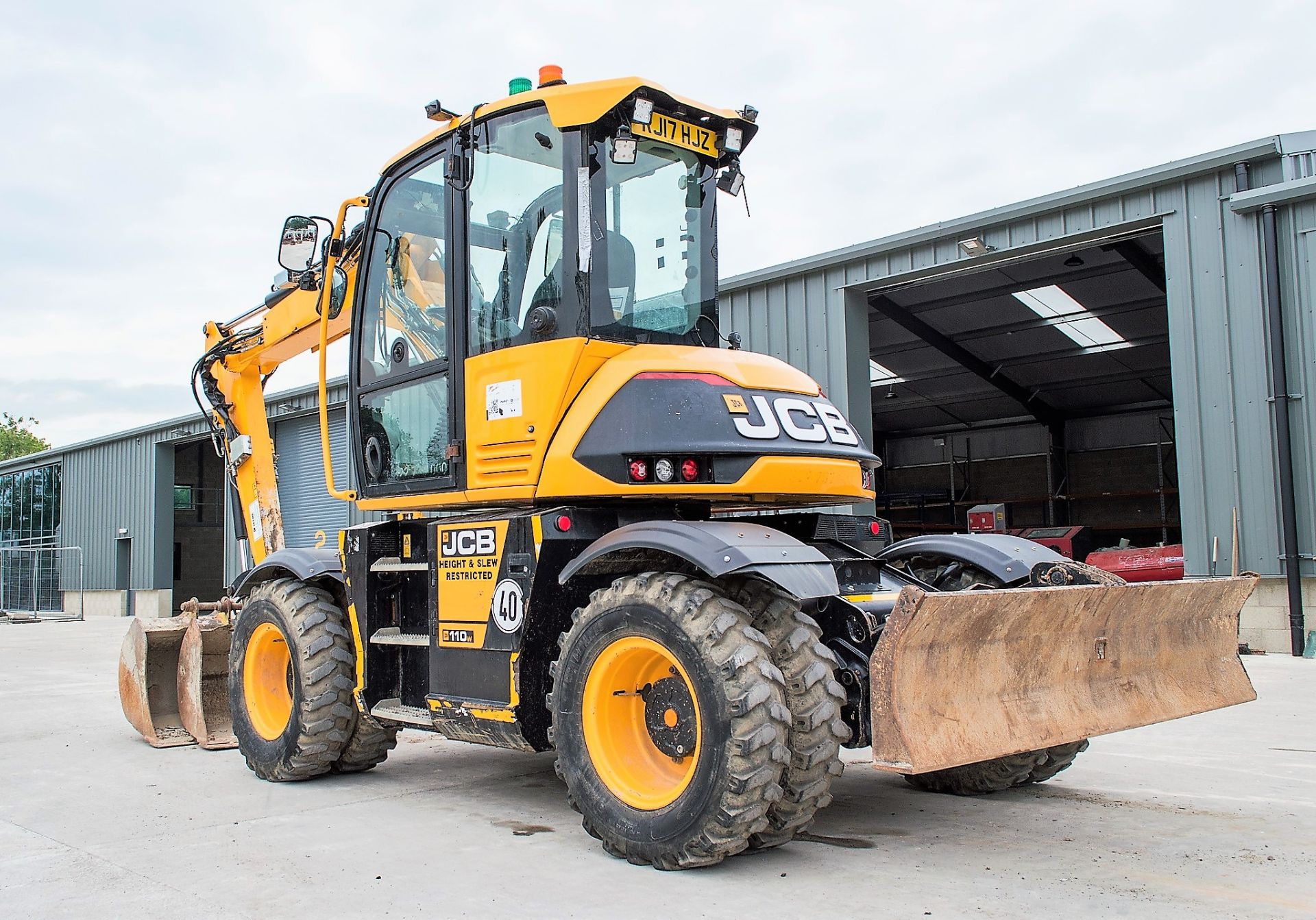 JCB Hydradig 110 W 11 tonne wheeled excavator Year: 2017  S/N: JCBW11CFCH2496178 Recorded Hours: - Image 4 of 28