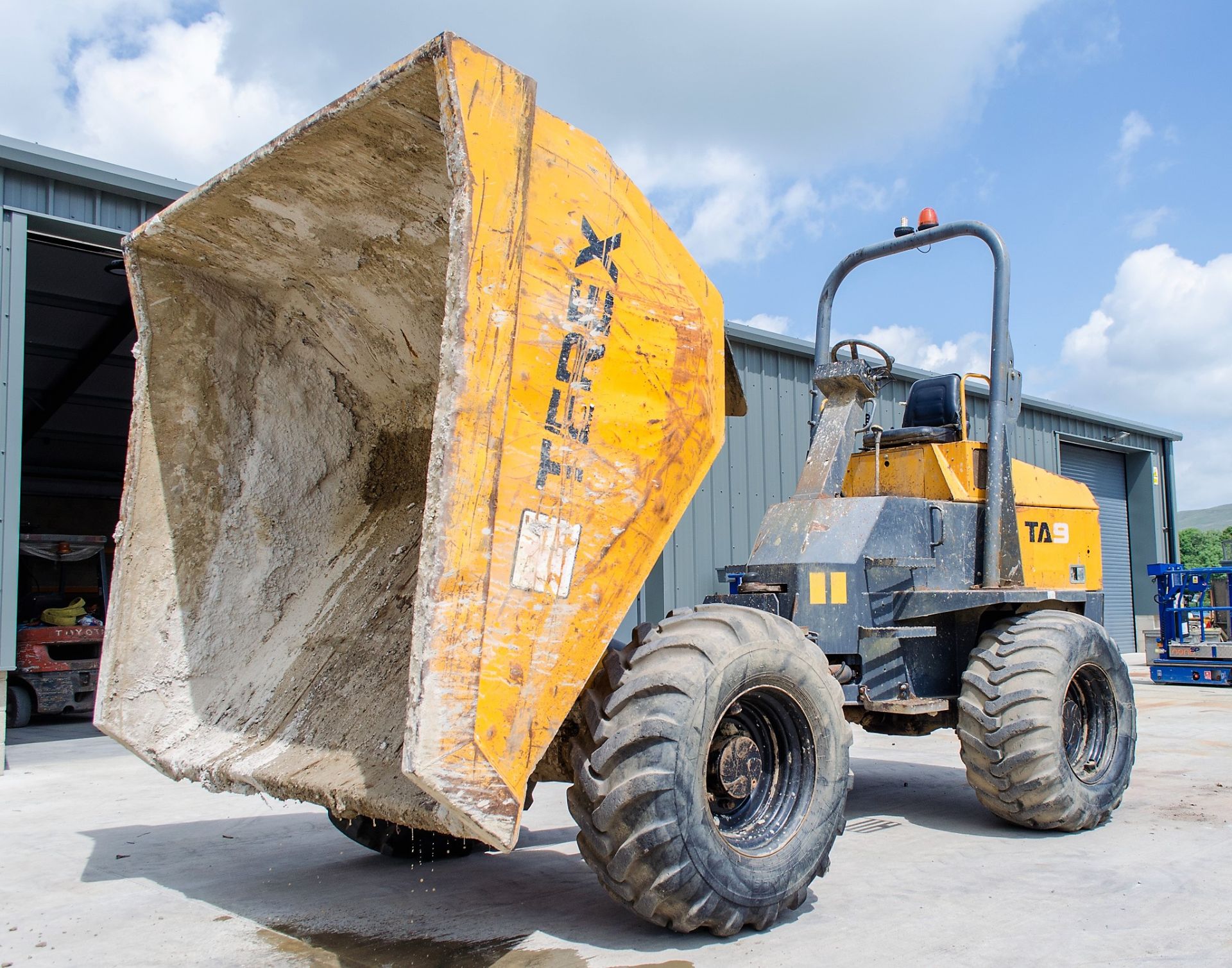 Terex TA9 9 tonne straight skip dumper Year: 2011 S/N: EB6MV2593 Recorded Hours: 3342 D1442 - Image 9 of 22