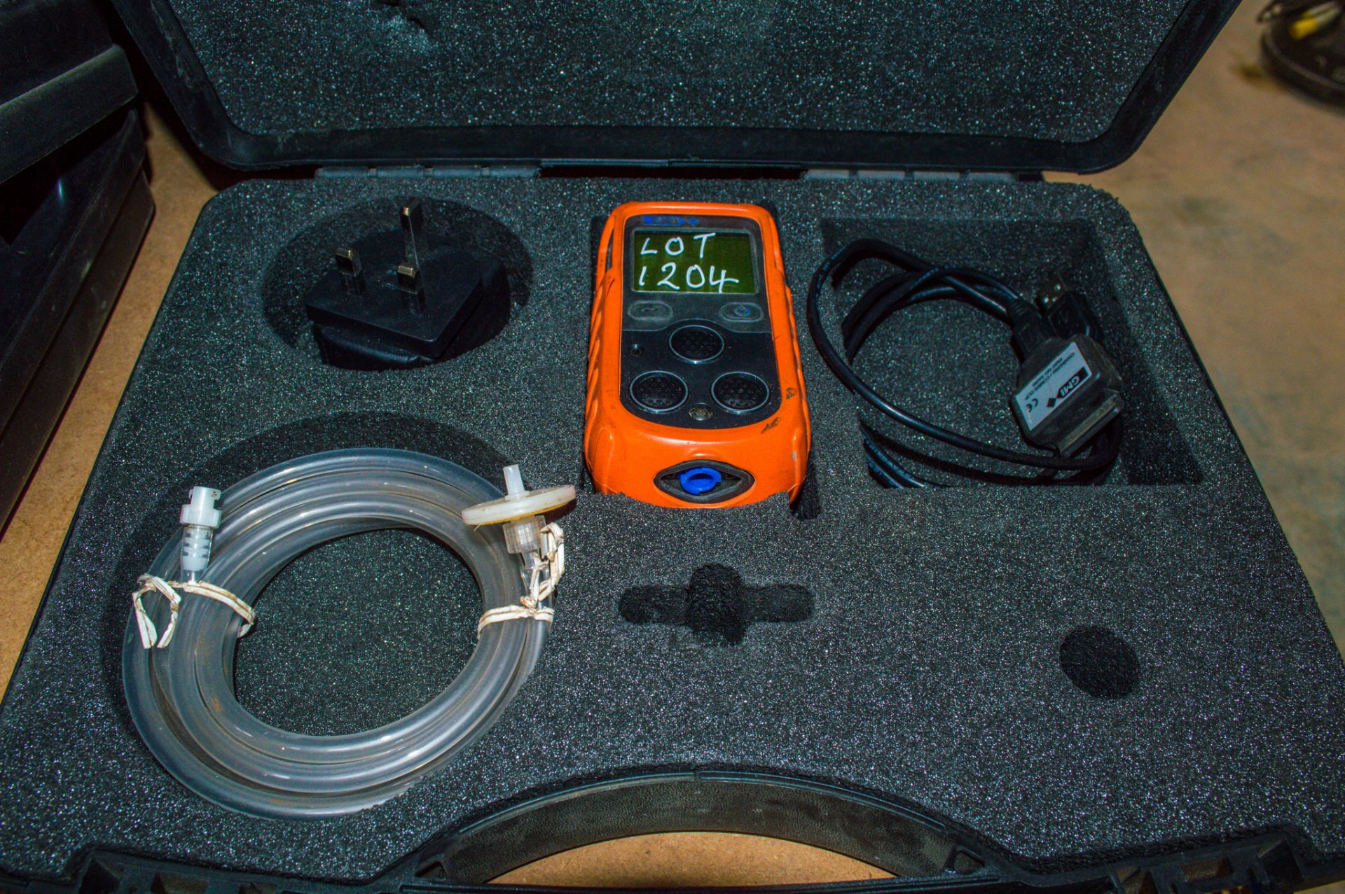 GMI gas detector c/w charger & carry case LM901547
