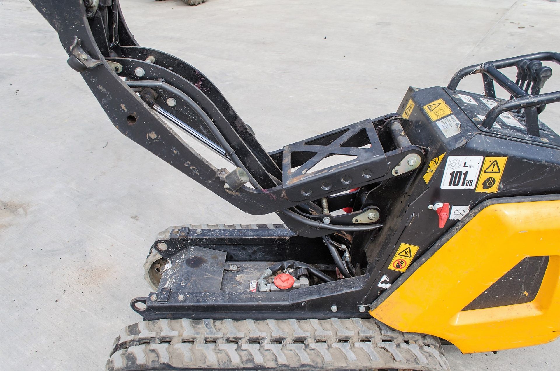 JCB HTD05 Dumpster 500 kg diesl driven hi tip rubber tracked walk behind dumper Year: 2018 S/N: - Image 11 of 14