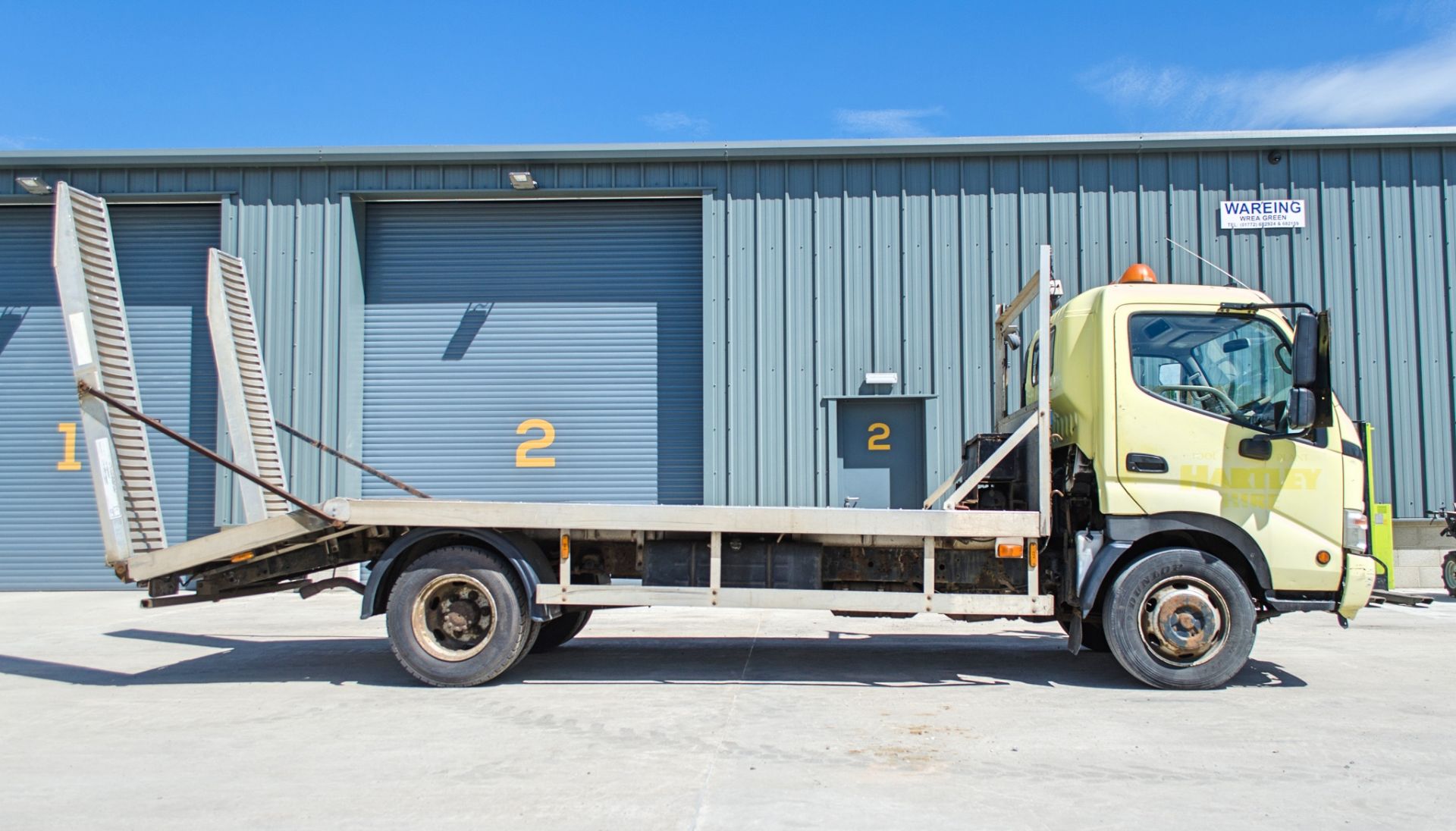 Hino 7.5 tonne beaver tail plant lorry Registration Number: PX08 CVR Date of Registration: 14.07. - Image 8 of 22