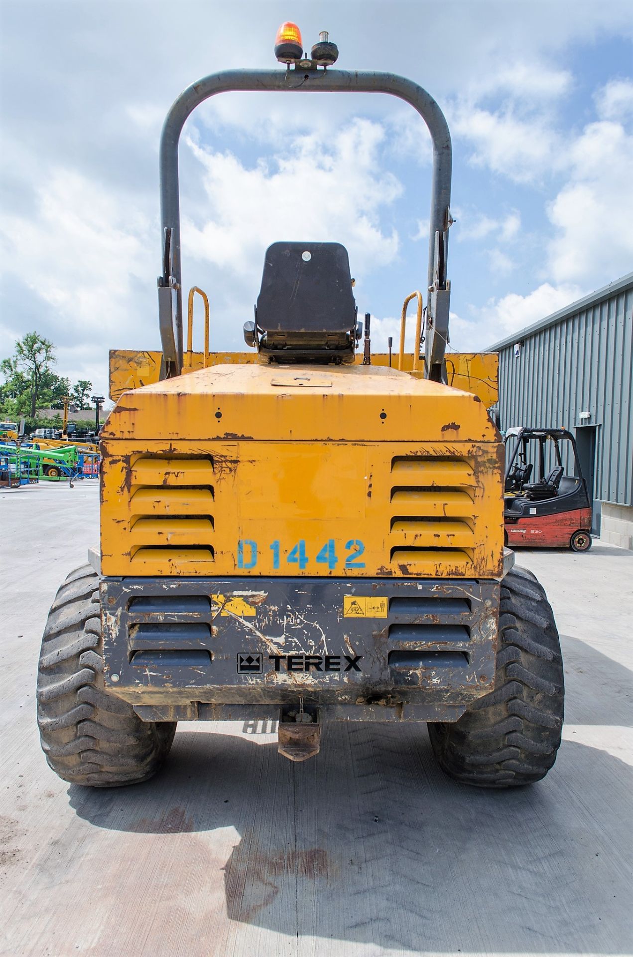 Terex TA9 9 tonne straight skip dumper Year: 2011 S/N: EB6MV2593 Recorded Hours: 3342 D1442 - Image 6 of 22