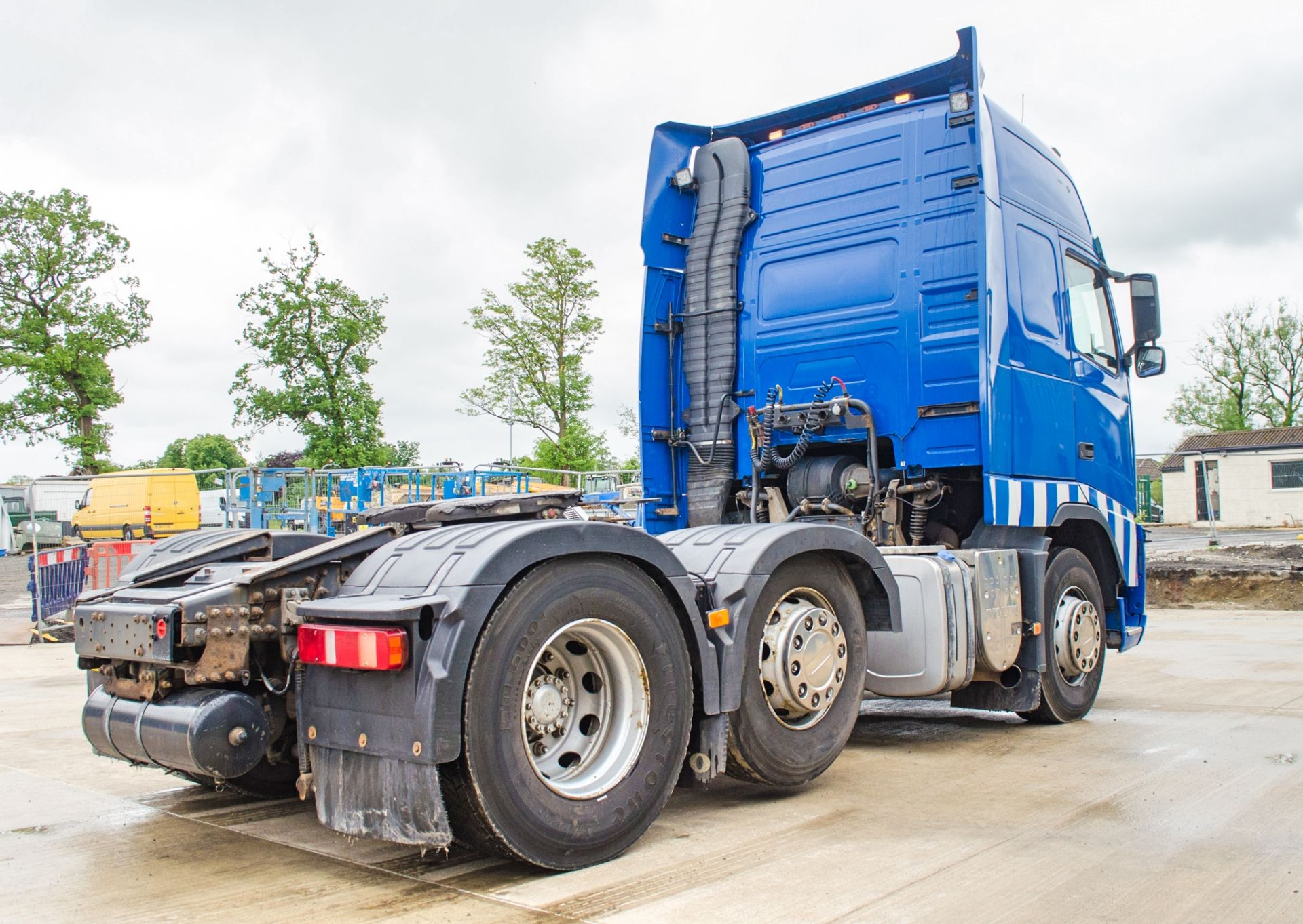 Volvo FH 500 6 x 2 mid lift tractor unit  Reg No: FW 10 AZF  Date of Registartion: 29/07/2010 - Image 3 of 21