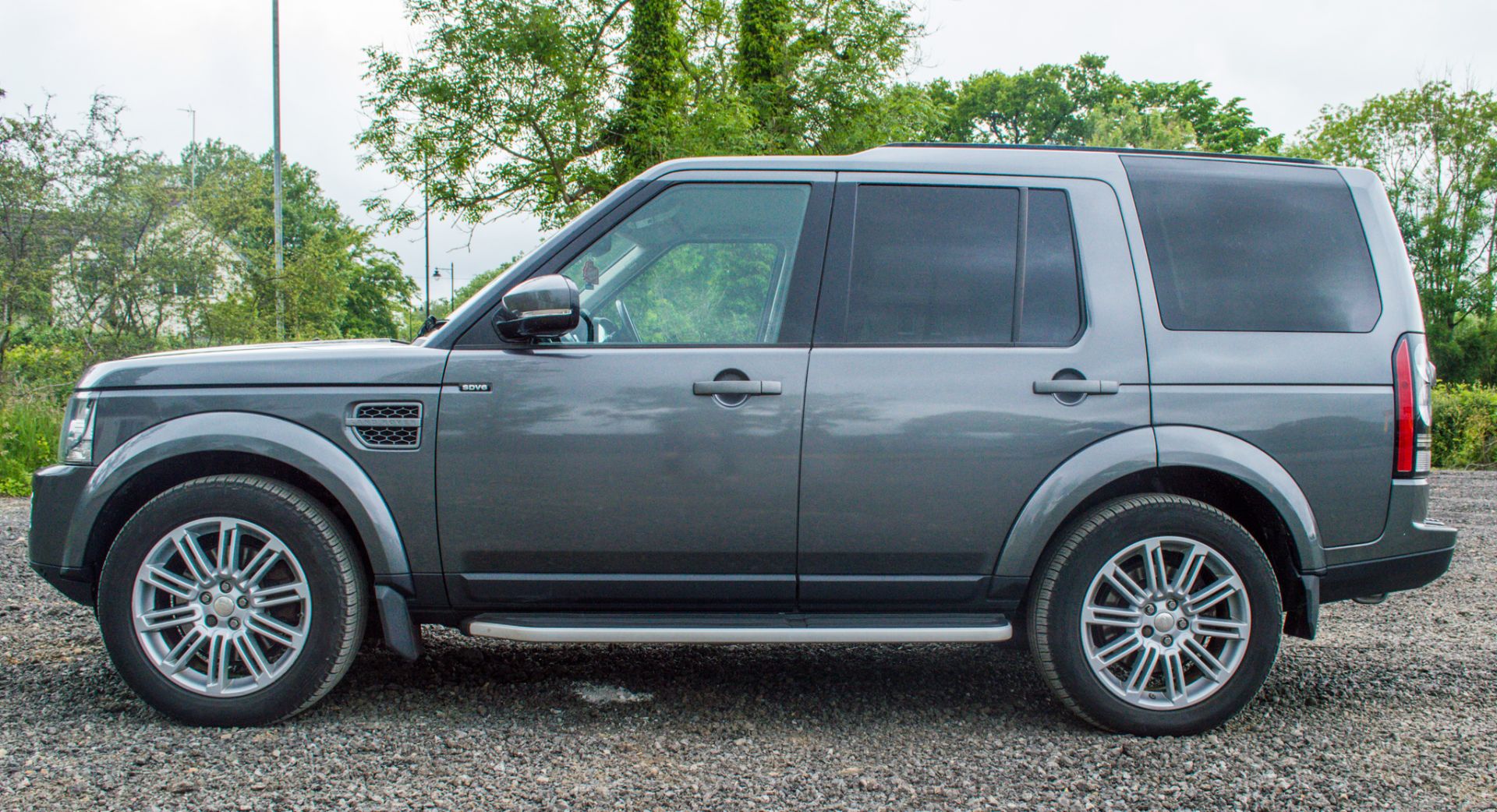 Land Rover Discovery 4 SE 3.0 TDV6 Commercial 4 wheel drive utility vehicle  Reg No: PE 65 NJY  Date - Image 8 of 23