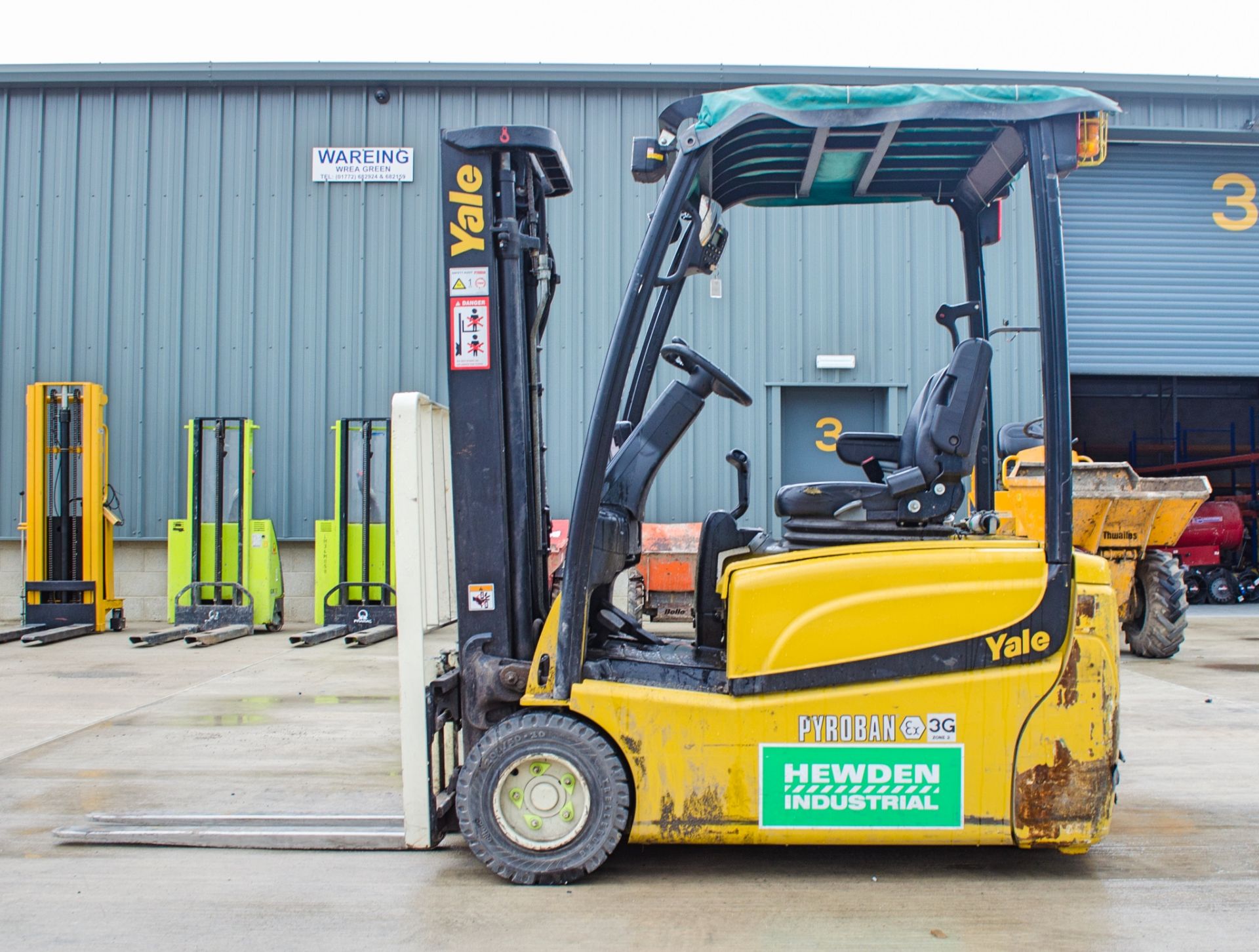 Yale ERP 18VT battery electric fork lift truck Year: 2013 S/N: 5445L Recorded Hours: c/w charger & - Image 7 of 16