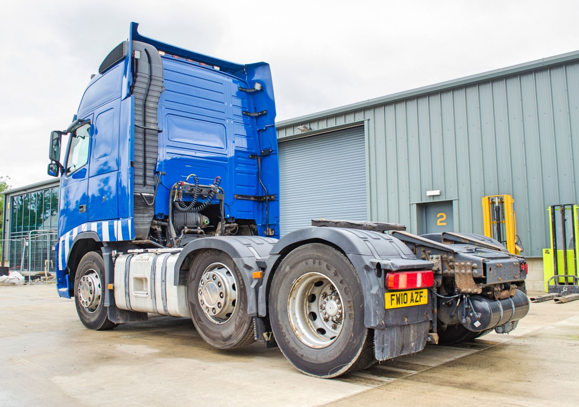 Volvo FH 500 6 x 2 mid lift tractor unit  Reg No: FW 10 AZF  Date of Registartion: 29/07/2010 - Image 4 of 21