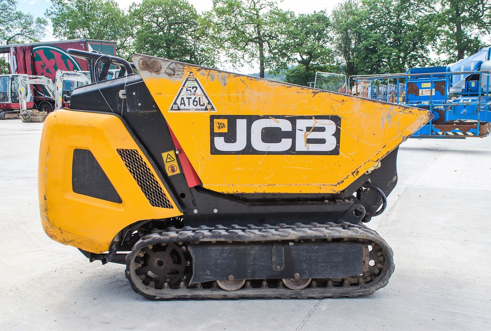 JCB HTD05 Dumpster 500 kg diesl driven hi tip rubber tracked walk behind dumper Year: 2018 S/N: - Image 7 of 14