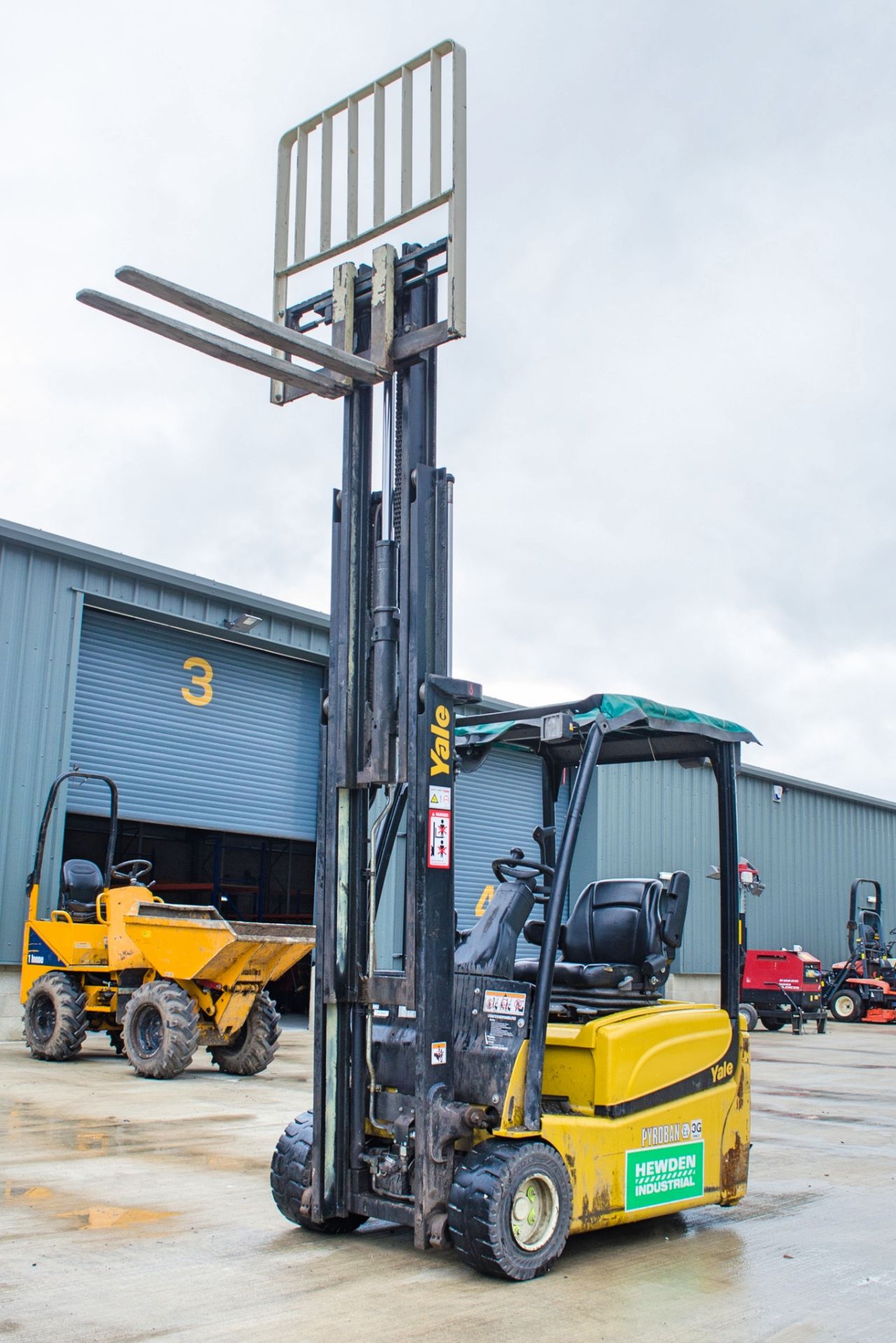 Yale ERP 18VT battery electric fork lift truck Year: 2013 S/N: 5445L Recorded Hours: c/w charger & - Image 9 of 16