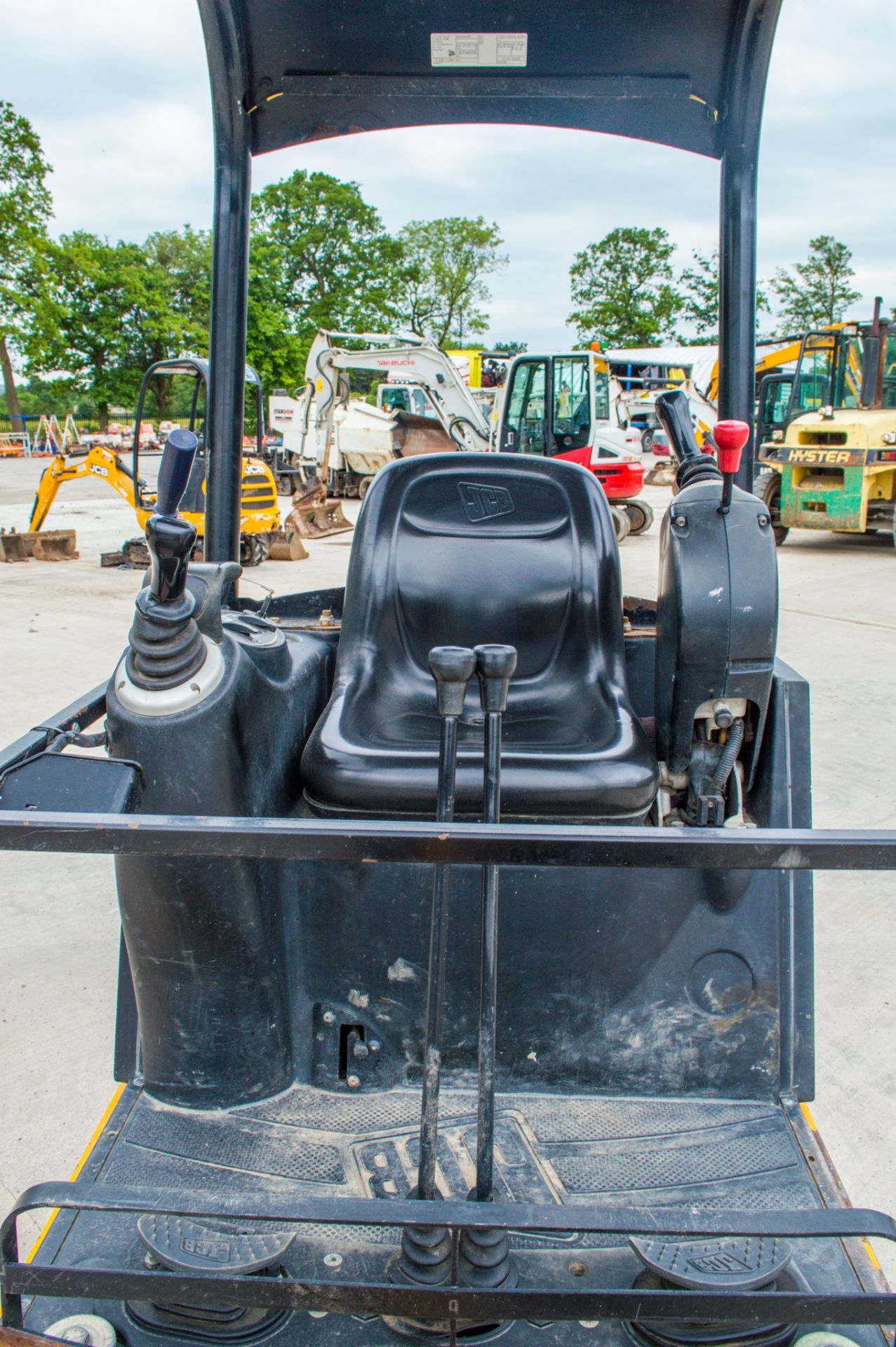 JCB 8014 CTS 1.5 tonne rubber tracked mini excavator Year: 2015 S/N: 2070521 Recorded Hours: 1454 - Image 15 of 17