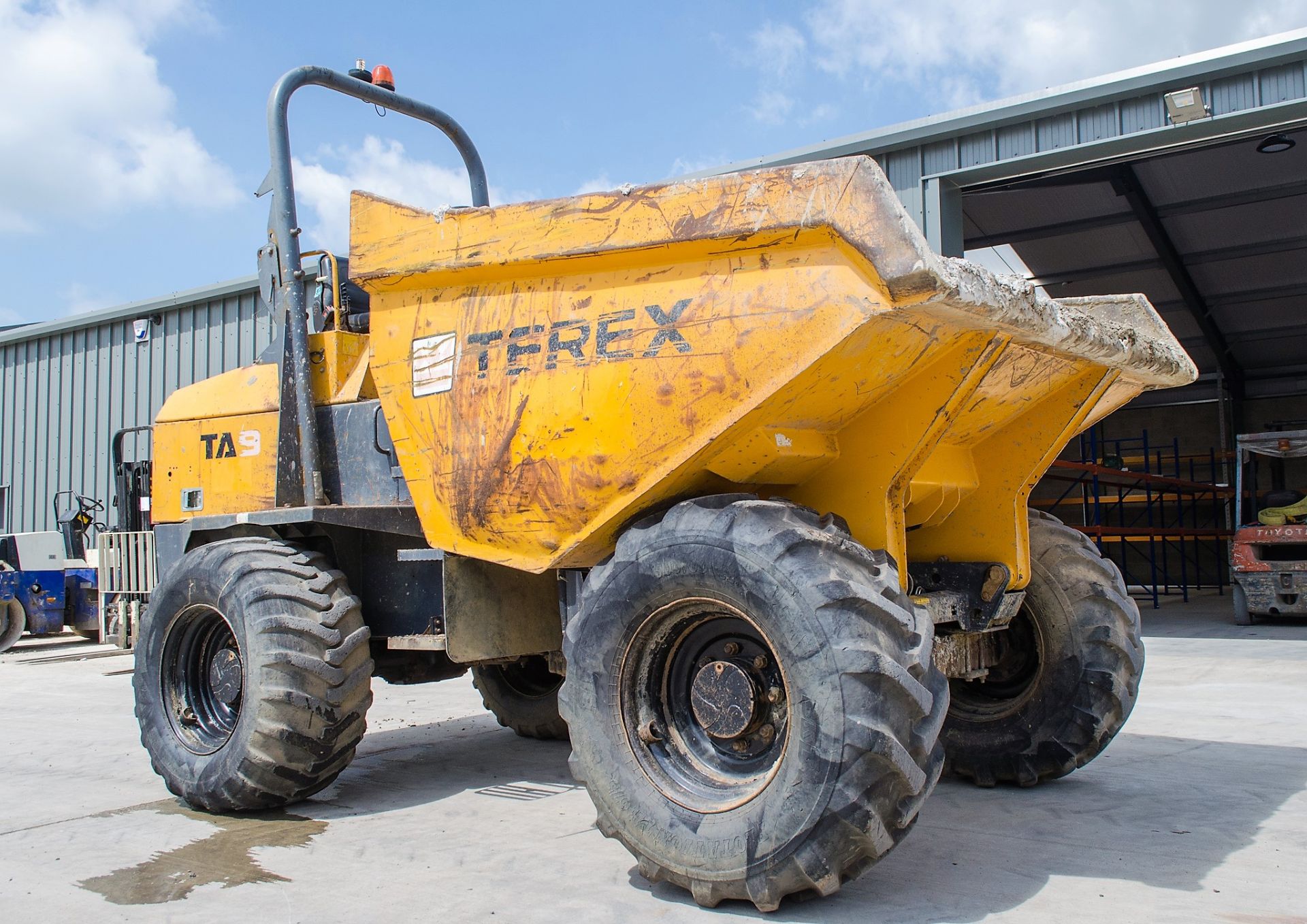 Terex TA9 9 tonne straight skip dumper Year: 2011 S/N: EB6MV2593 Recorded Hours: 3342 D1442 - Image 2 of 22