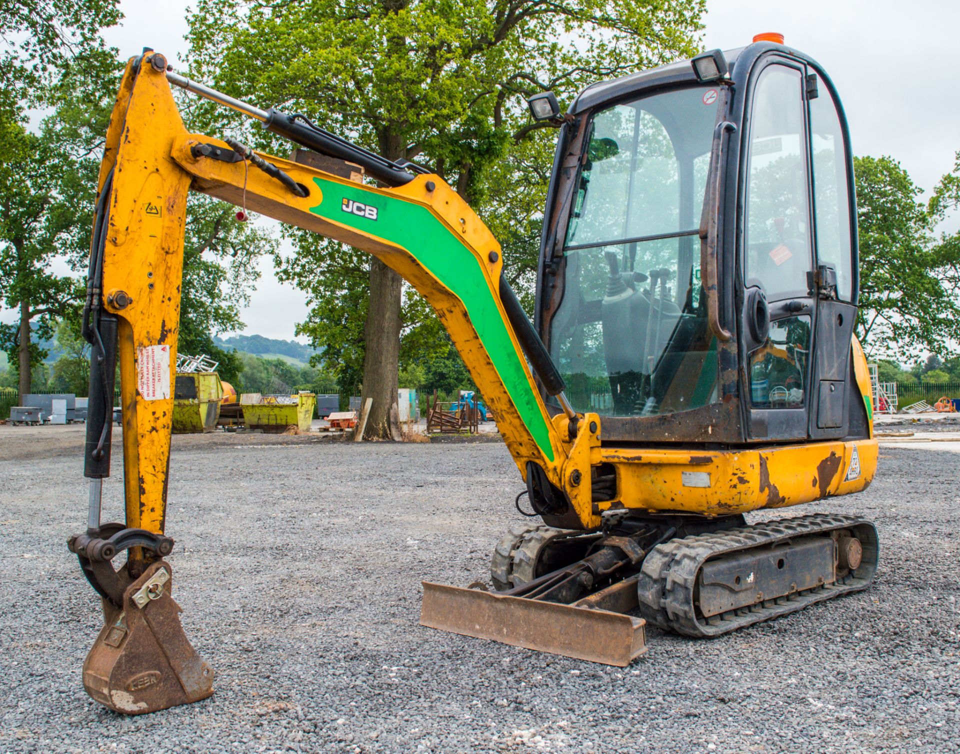 JCB 8016 1.6 tonne rubber tracked mini excavator Year: 2013 S/N: 2071396 Recorded Hours: 2331 blade,