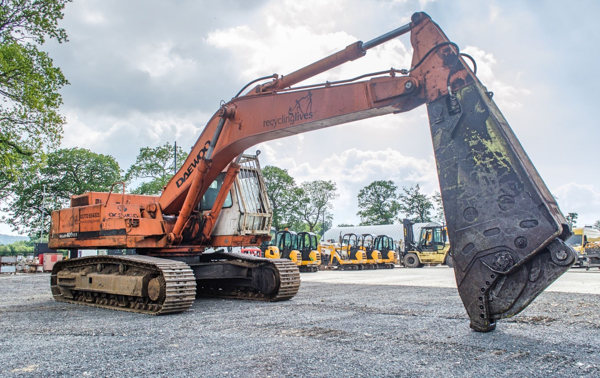 Daewoo SL400LC-III 40 tonne steel tracked excavator Year: 1997 S/N: 0260 c/w steel shear dipper arm - Image 2 of 21