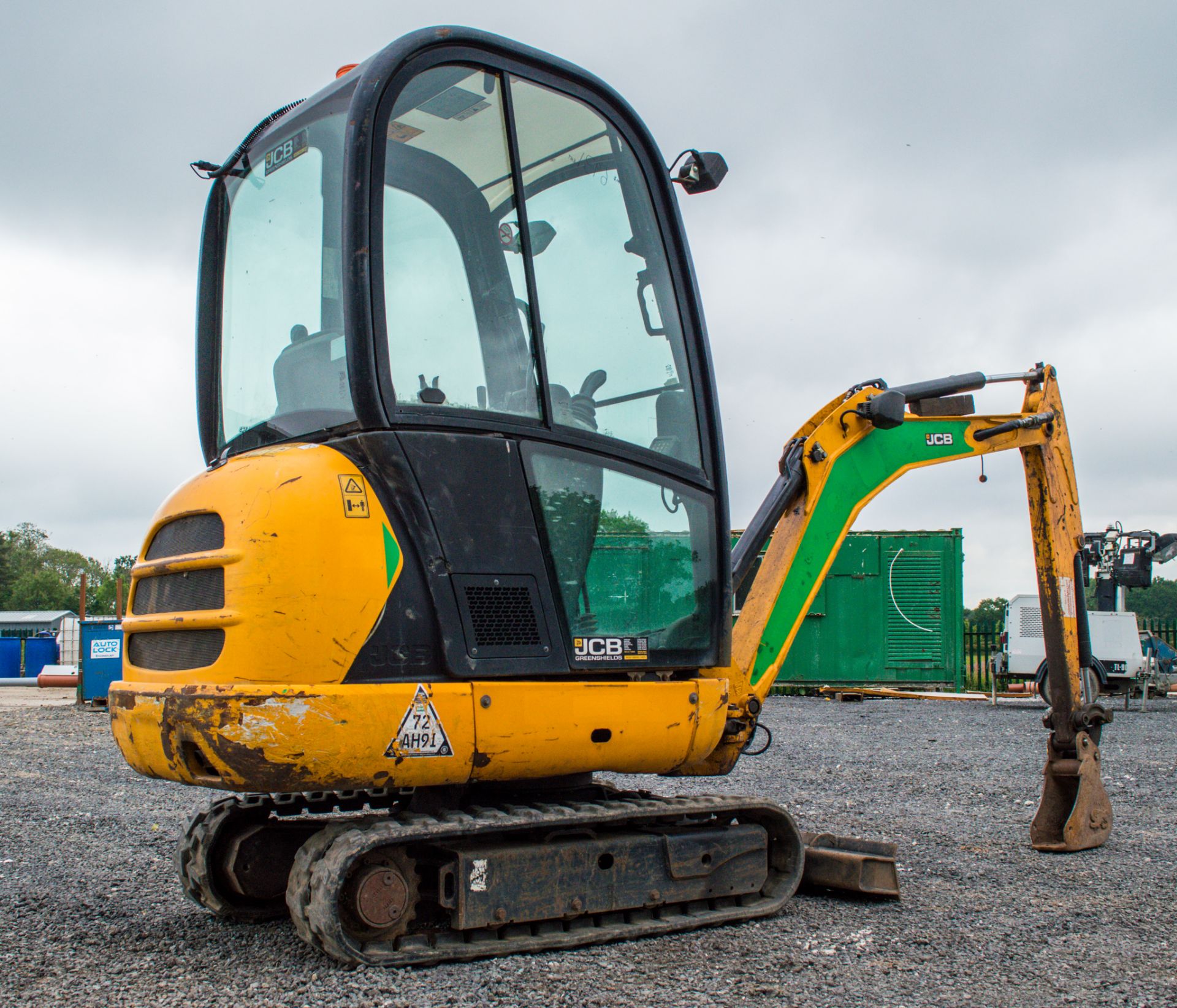JCB 8016 1.6 tonne rubber tracked mini excavator Year: 2013 S/N: 2071396 Recorded Hours: 2331 blade, - Image 3 of 16