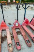 Hand hydraulic pallet truck