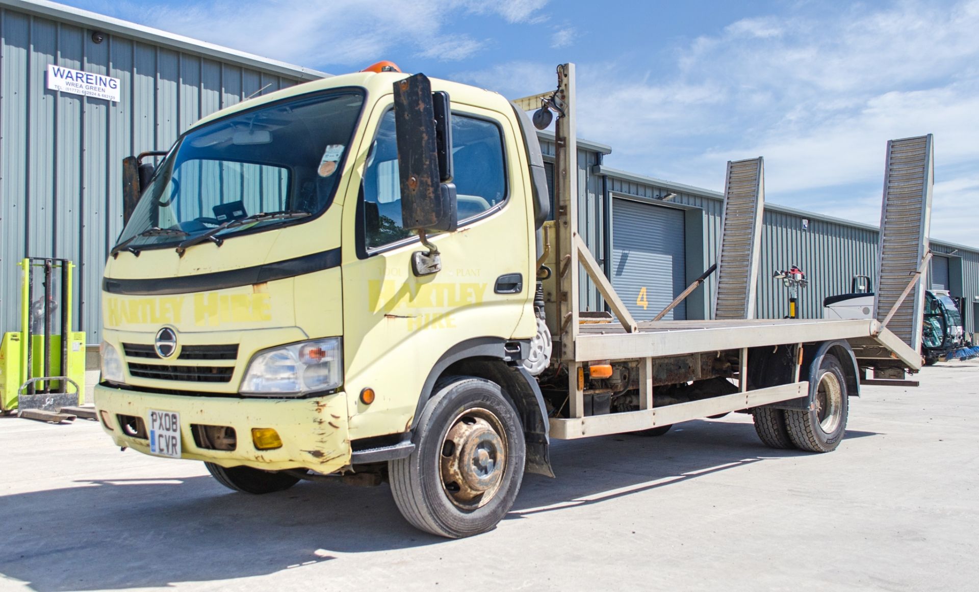 Hino 7.5 tonne beaver tail plant lorry Registration Number: PX08 CVR Date of Registration: 14.07.