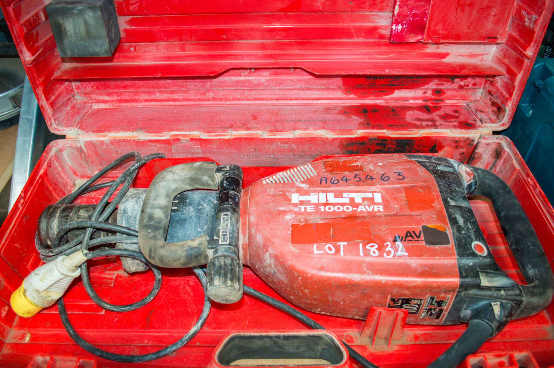 Hilti TE1000-AVR 110v breaker c/w carry case A645463