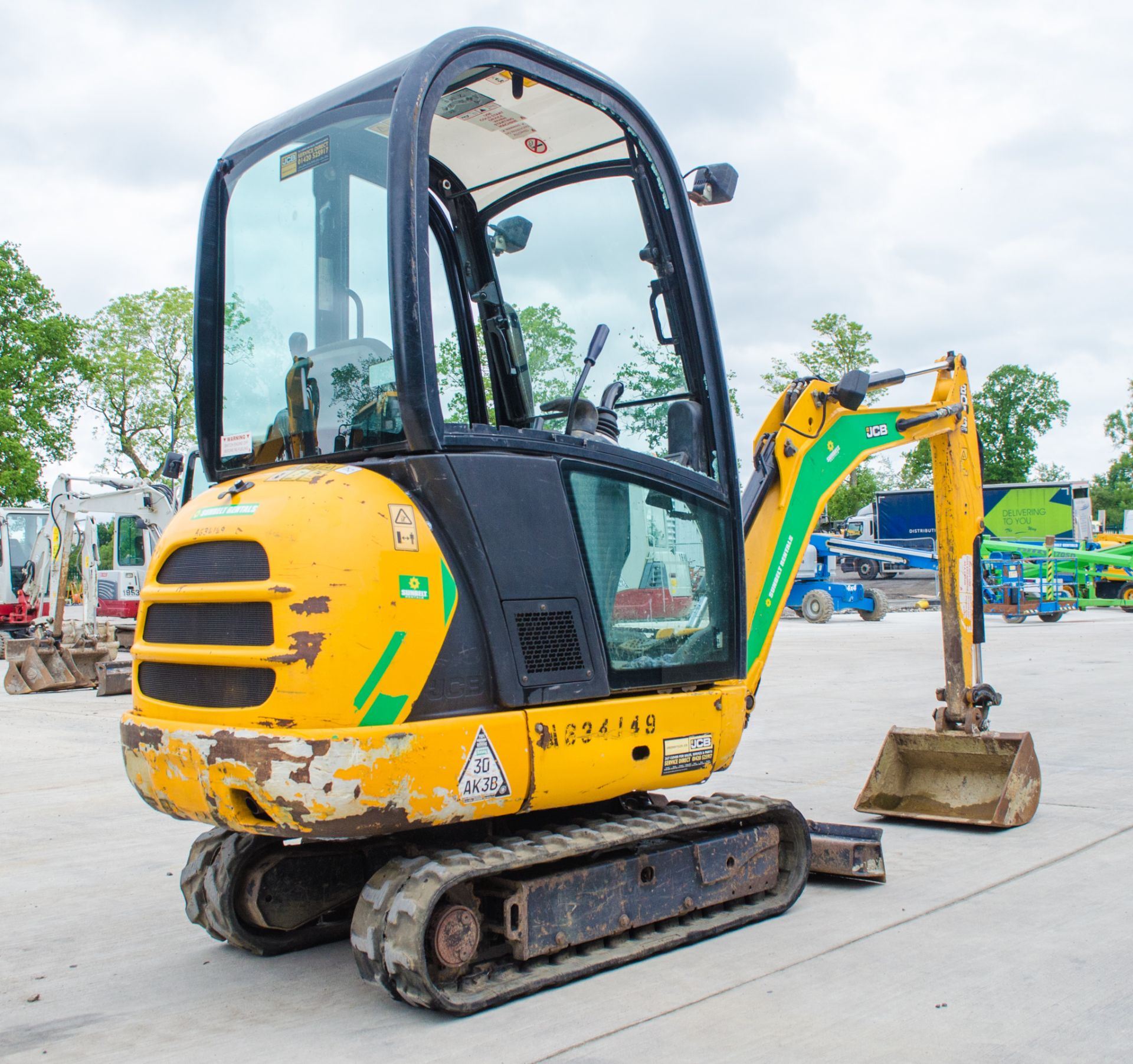JCB 801.6 1.6 tonne rubber tracked mini excavator  Year: 2014 S/N: 2071644 Recorded Hours: 1969 - Image 3 of 19