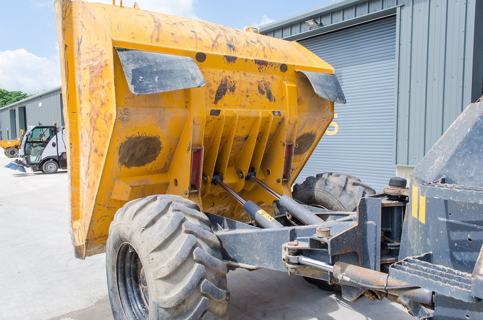 Terex TA9 9 tonne straight skip dumper Year: 2011 S/N: EB6MV2593 Recorded Hours: 3342 D1442 - Image 10 of 22