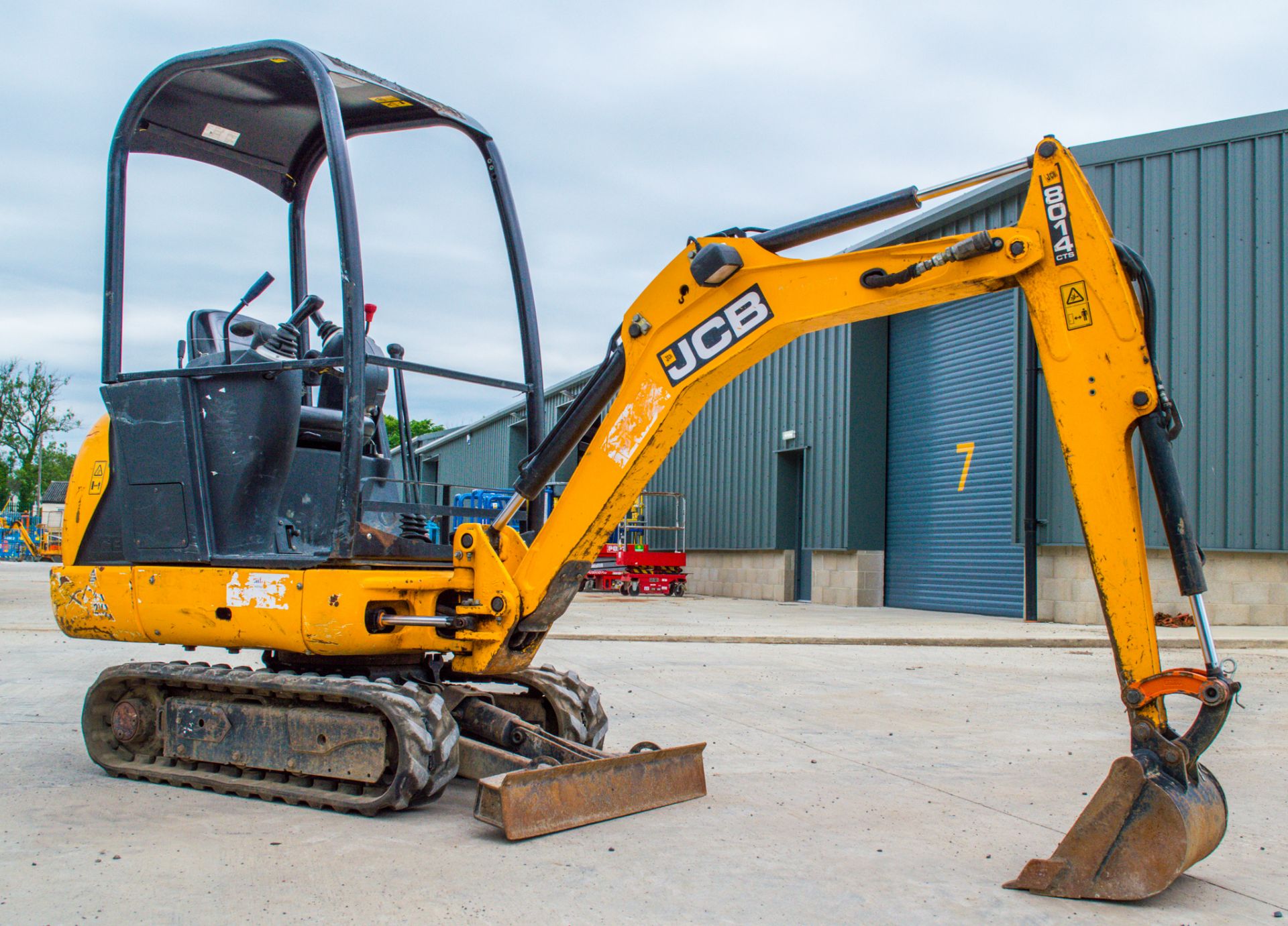 JCB 8014 CTS 1.5 tonne rubber tracked mini excavator Year: 2015 S/N: 2070521 Recorded Hours: 1454 - Image 2 of 17