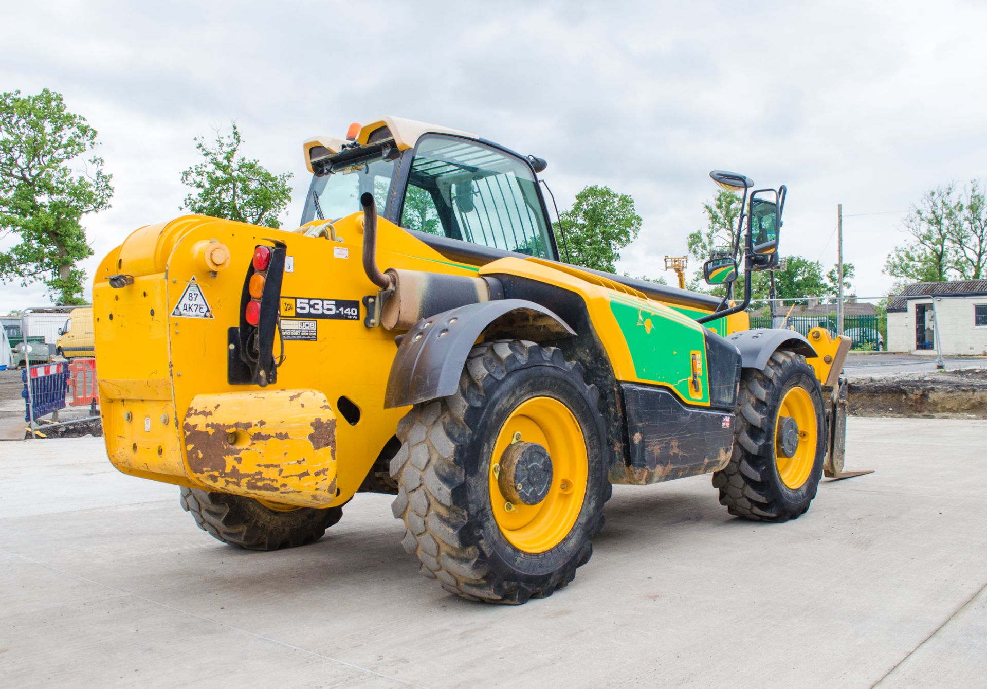 JCB 535 - 140 14 metre telescopic handler  Year: 2014 S/N: 2340370  Recorded Hours: 5134 c/w air con - Image 3 of 21