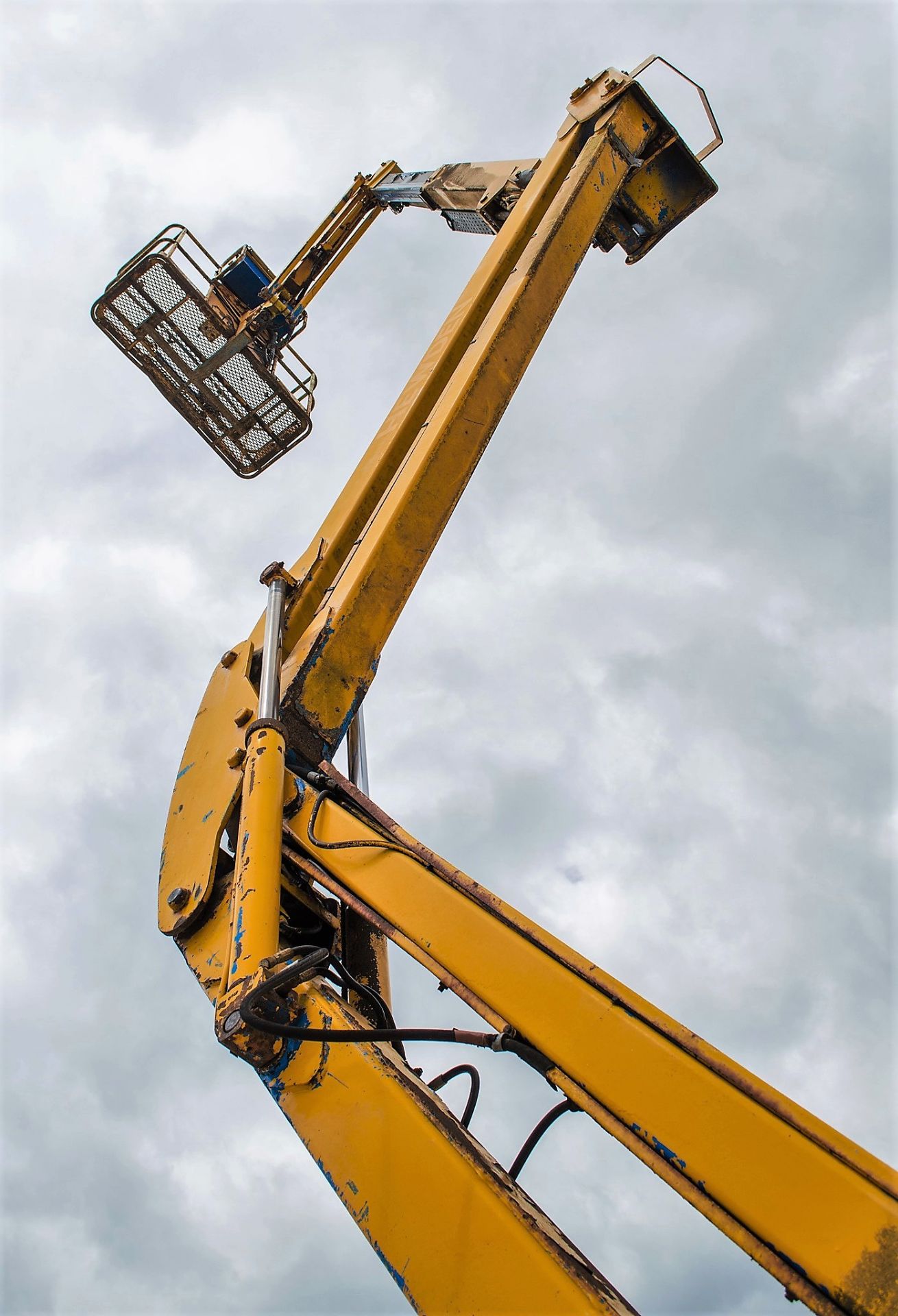 Genie Z45/25 diesel driven 45 ft boom lift access platform Year: 2001 S/N: 18365 Recorded Hours: - Image 10 of 19