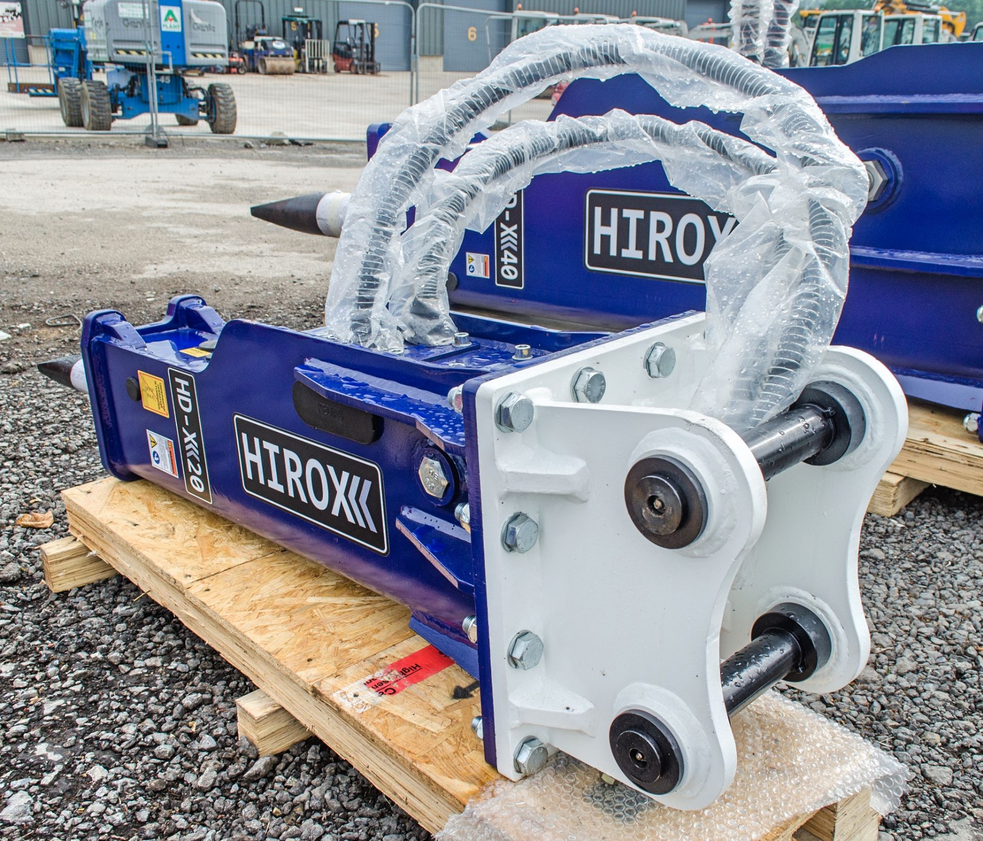 Hirox HDX-20 hydraulic breaker to suit 4 to 7 tonne excavator c/w tool kit ** New & unused ** - Image 2 of 4