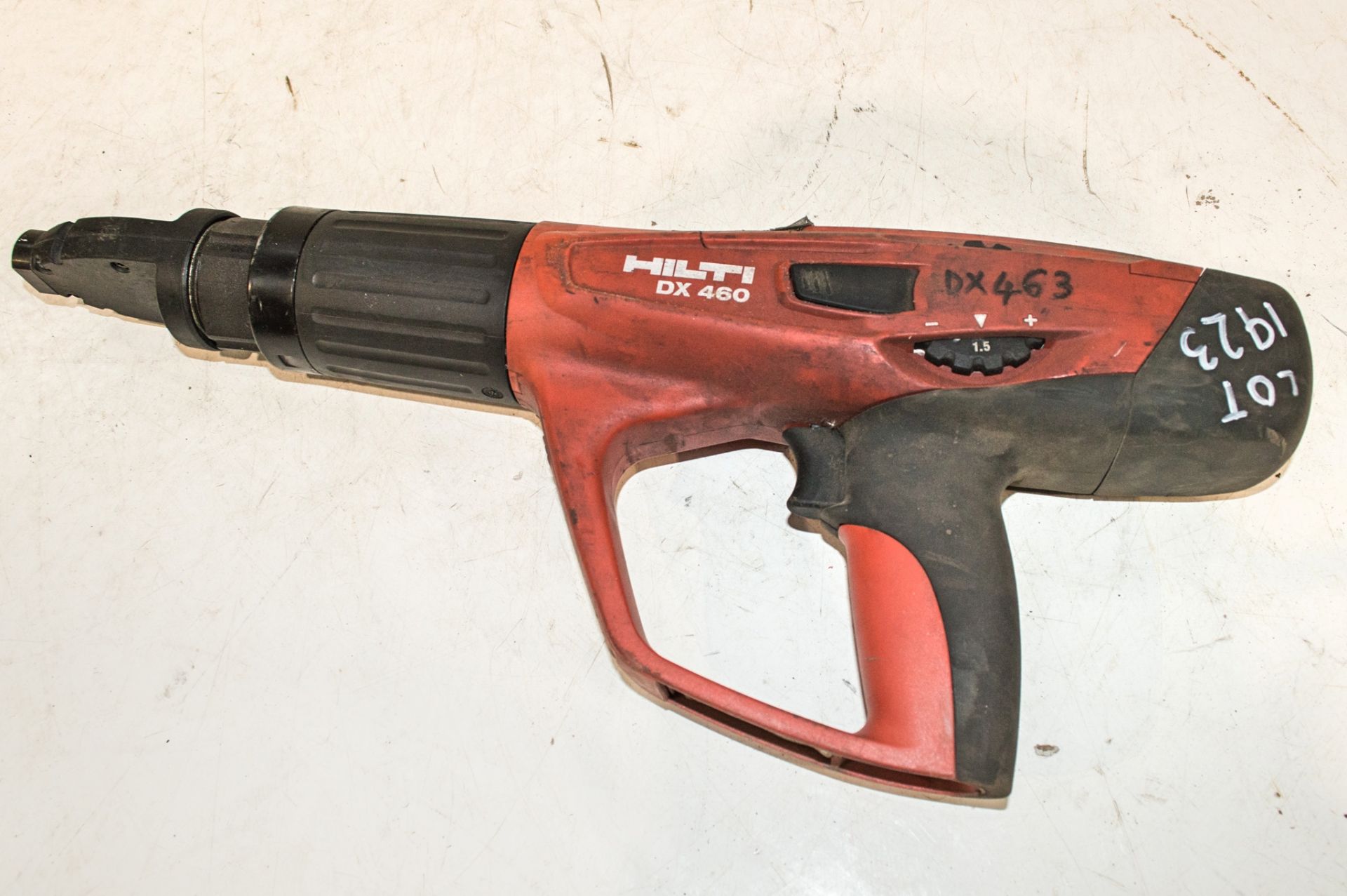 Hilti DX460 nail gun DX463