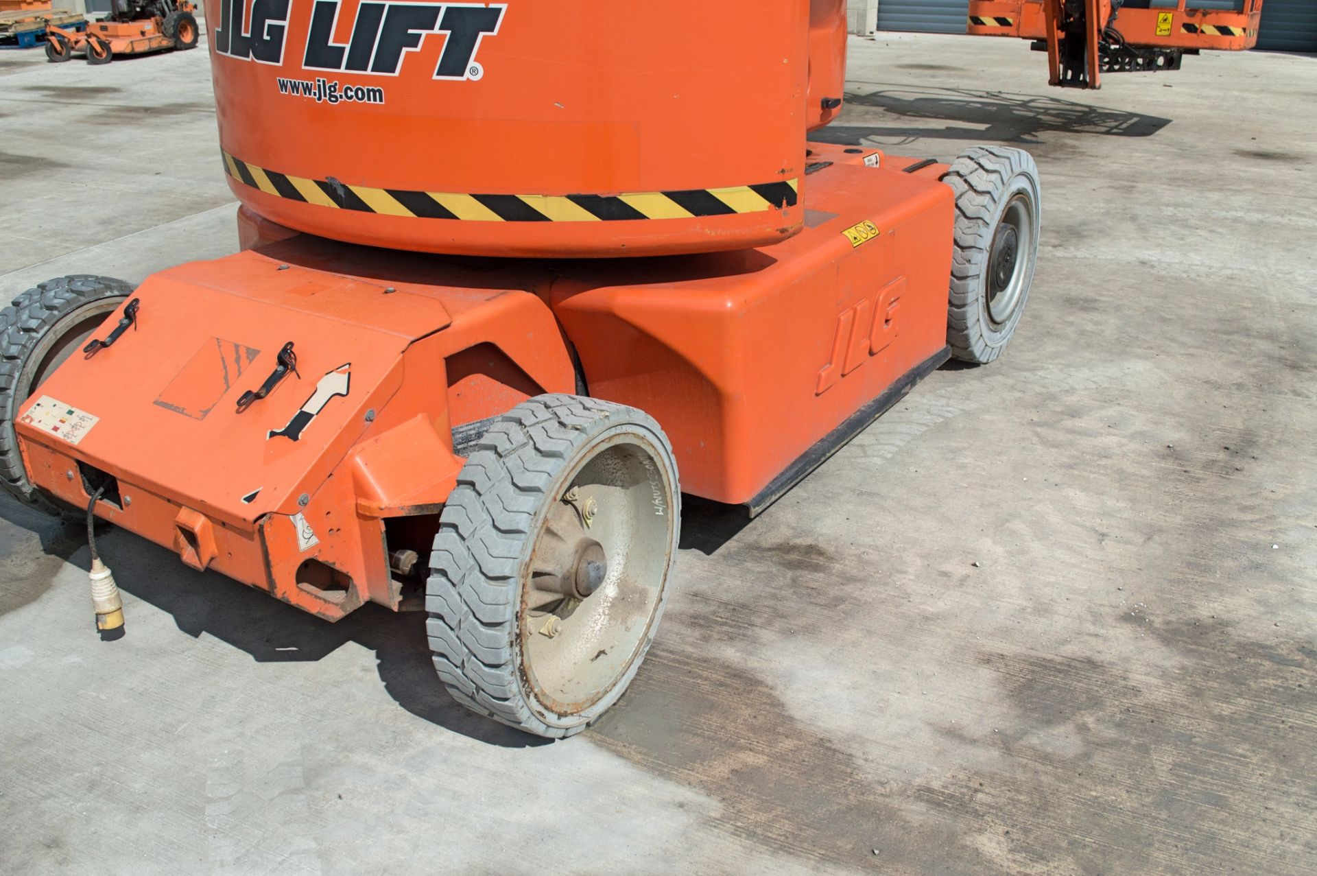 JLG E400 AJP Narrow battery electric boom lift  Year: 2012 S/N: 0300156652 Recorded Hours: 692 SB - Image 12 of 17
