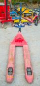 Hand hydraulic pallet truck 1805-0517