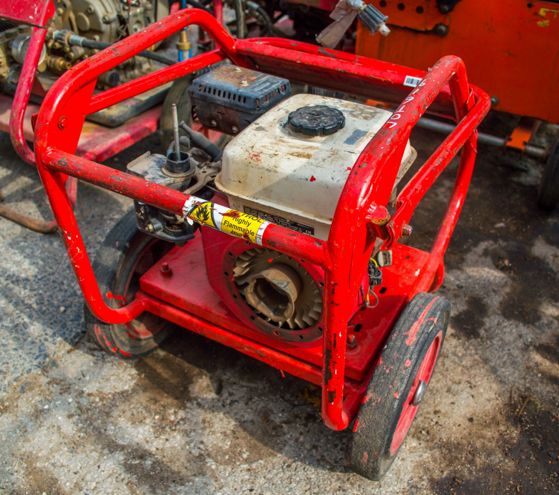 Petrol driven pressure washer ** Pull cord assembly missing **