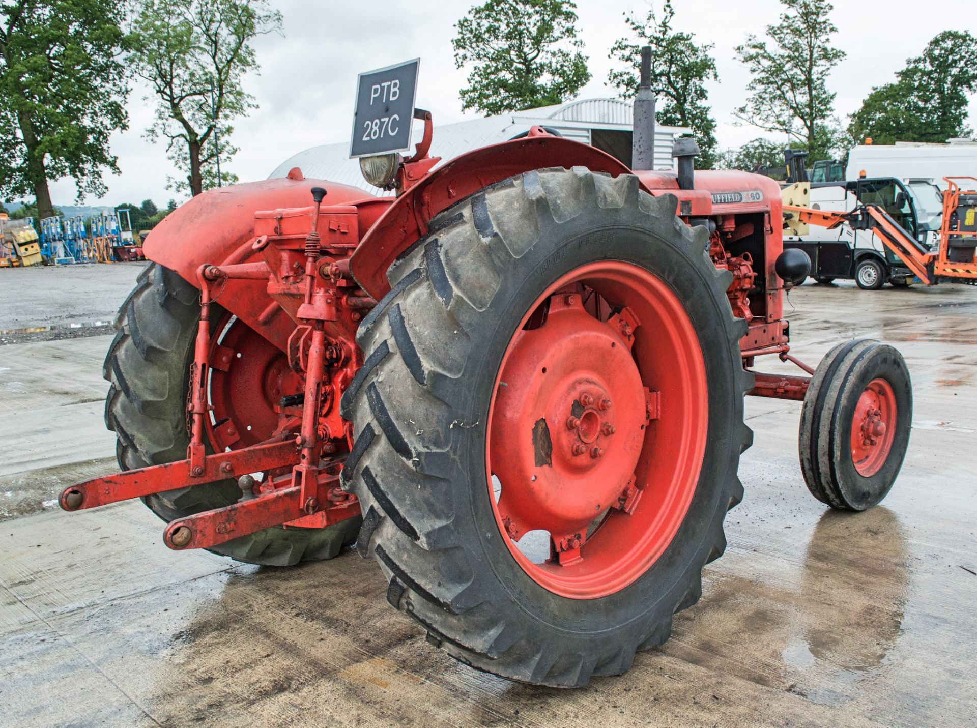 Nuffield 460 2 wheel drive diesel driven tractor  Reg Number: PTB 287C  S/N: 60B 1500 57042 - Image 3 of 16