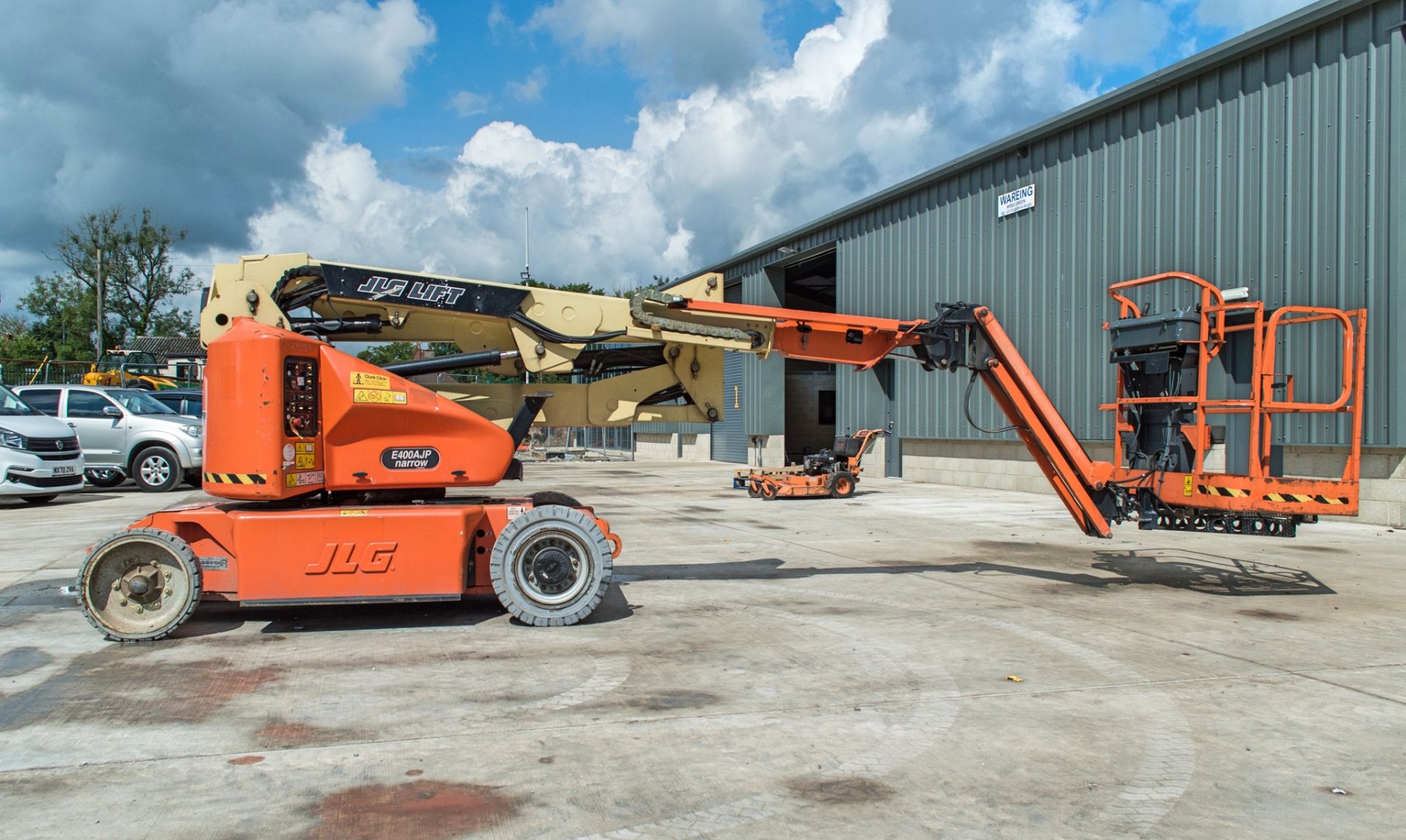 JLG E400 AJP Narrow battery electric boom lift  Year: 2012 S/N: 0300156652 Recorded Hours: 692 SB - Image 8 of 17