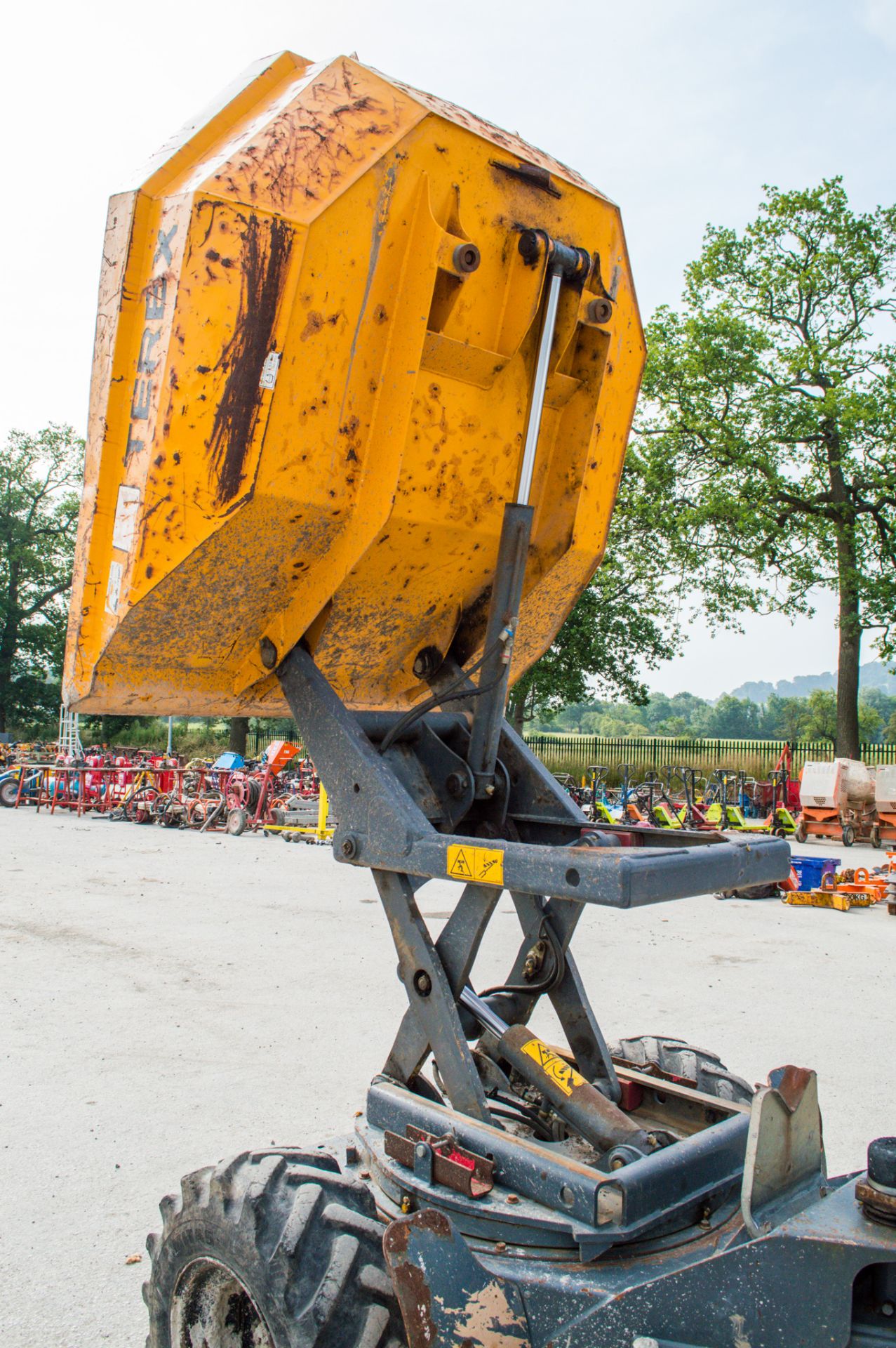 Terex TA2-SE 2 tonne hi-tip swivel skip dumper dumper Year: 2011 S/N: 3MP2282 Recorded Hours: 1234 - Image 15 of 19