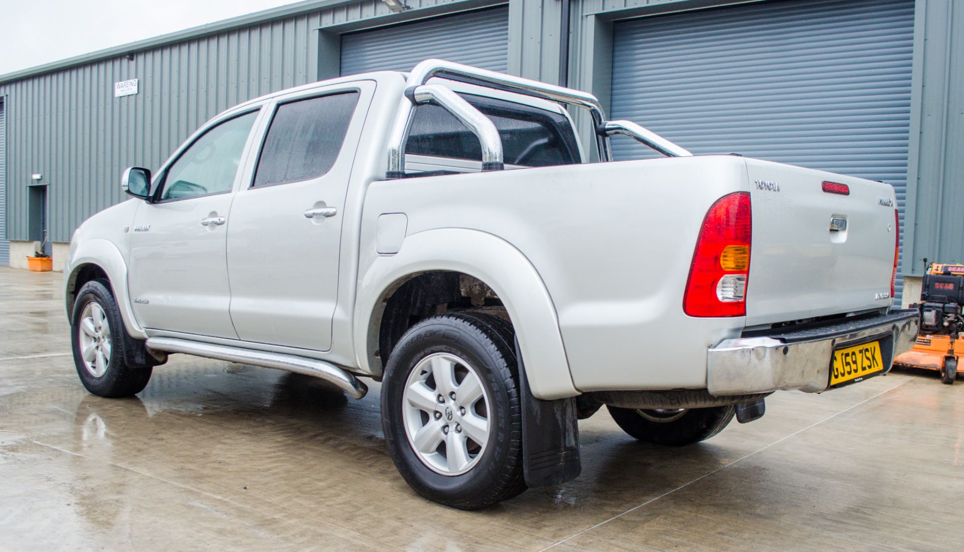 Toyota Hi-Lux Invincible 2982cc diesel 4 door double cab pick up Registration number: GJ59 ZSK - Image 4 of 18