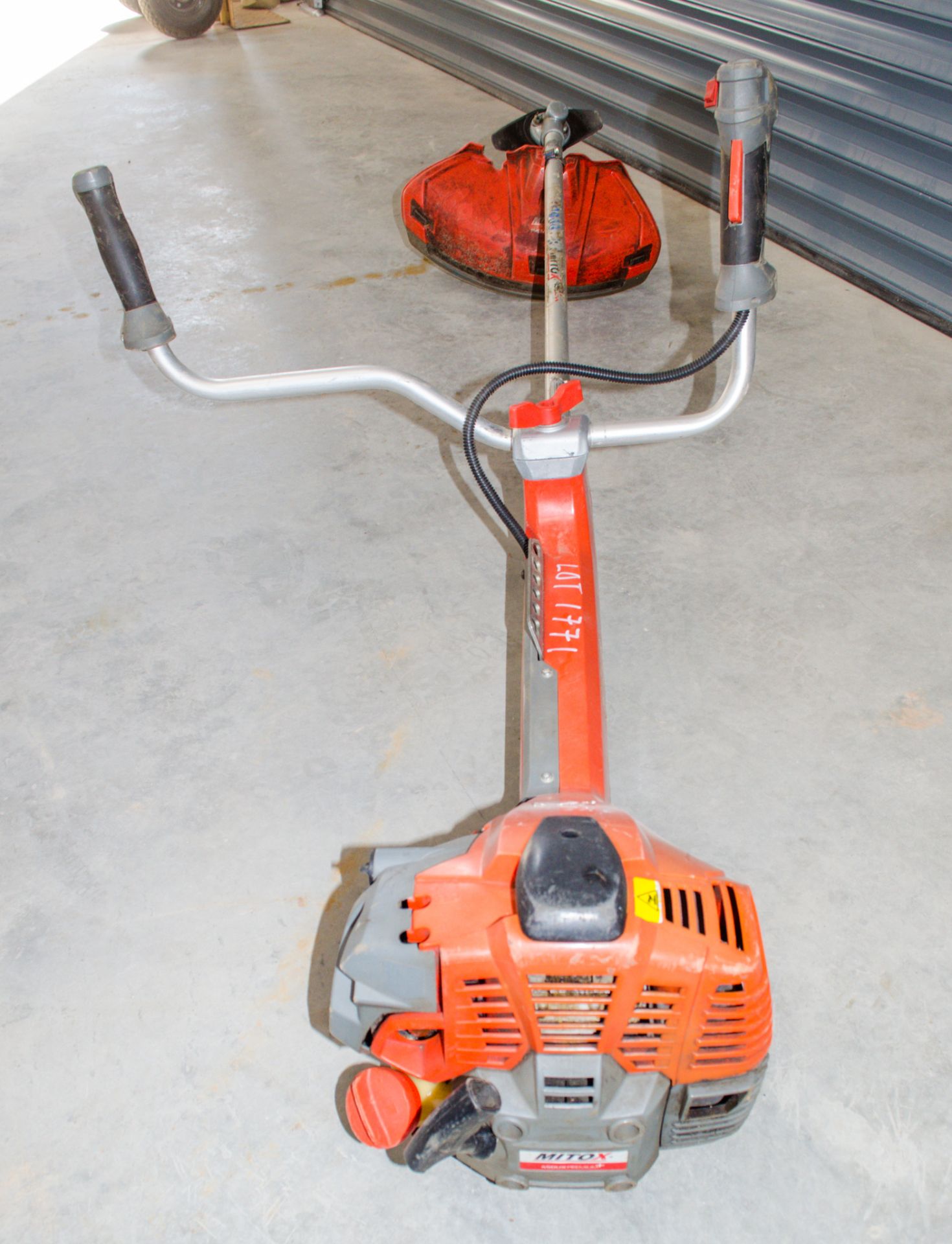 Mitox petrol driven strimmer LUS - Image 2 of 2