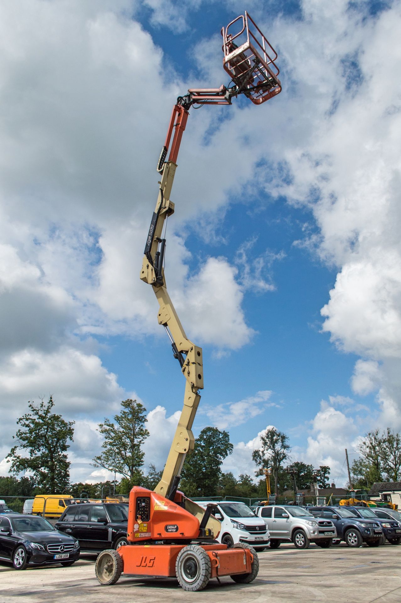 JLG E400 AJP Narrow battery electric boom lift  Year: 2012 S/N: 0300156652 Recorded Hours: 692 SB - Image 13 of 17