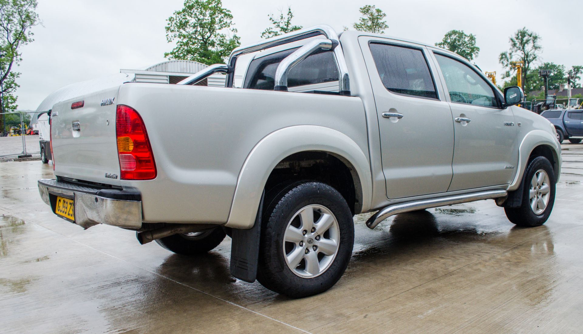 Toyota Hi-Lux Invincible 2982cc diesel 4 door double cab pick up Registration number: GJ59 ZSK - Image 3 of 18