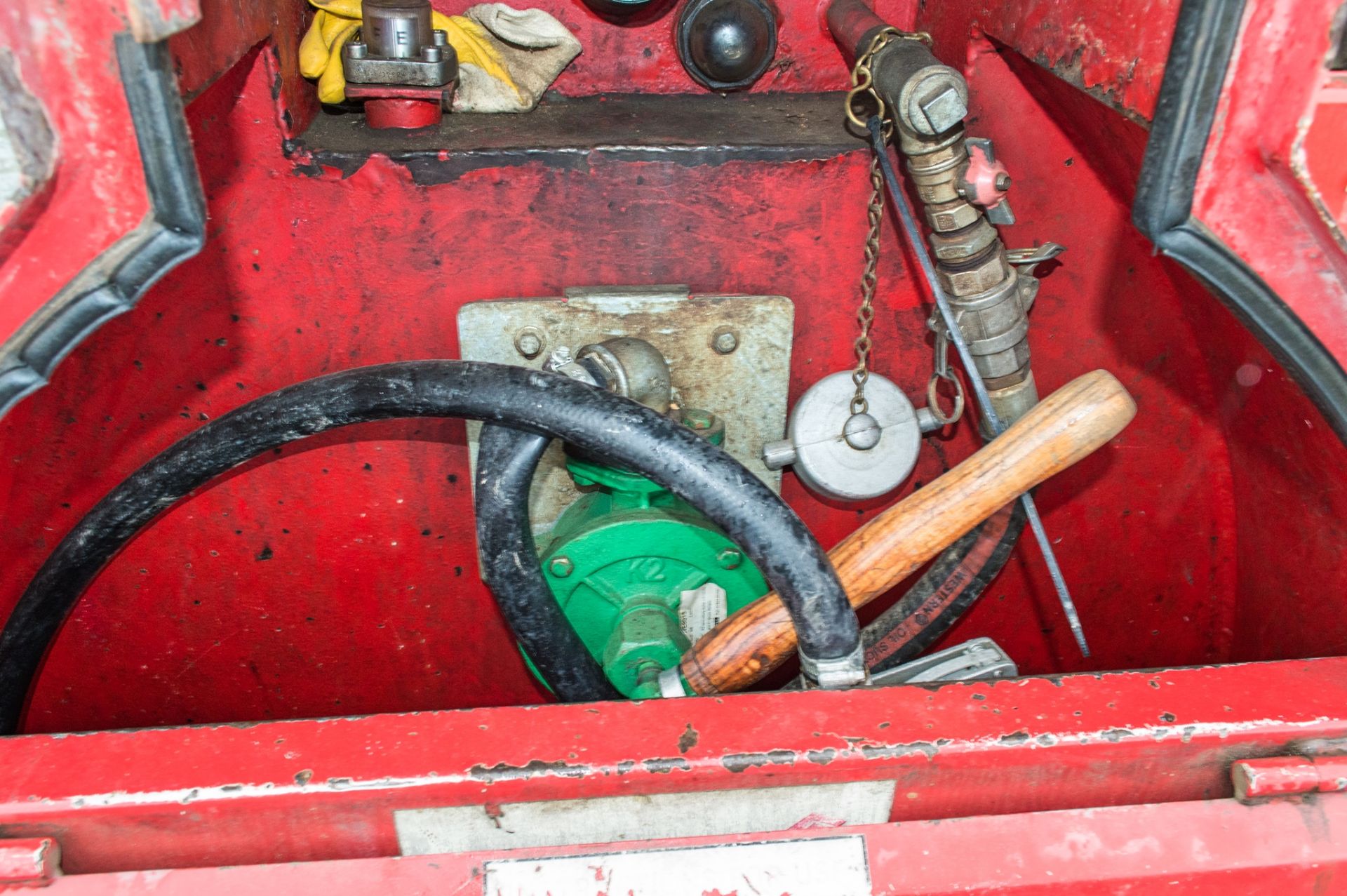 Western 950 litre fast tow bunded fuel bowser c/w hand pump, delivery hose & trigger nozzle H66461 - Image 3 of 3